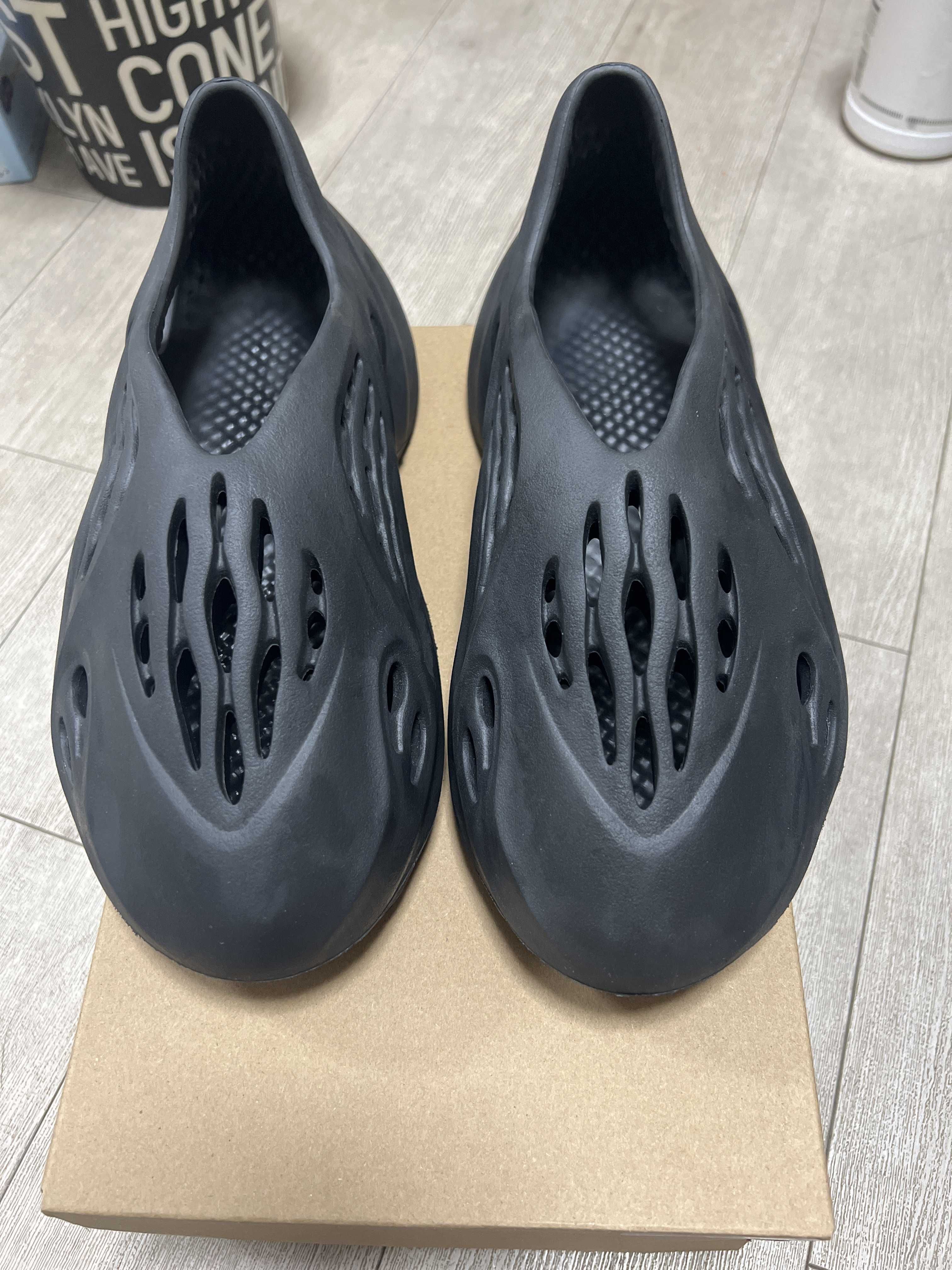 adidas YEEZY Foam Runner "Onyx"