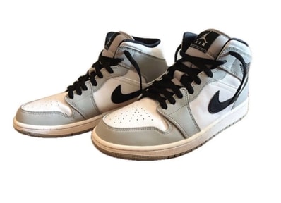 Nike Air Jordan 1 Mid "Light Smoke Grey/White/Black"