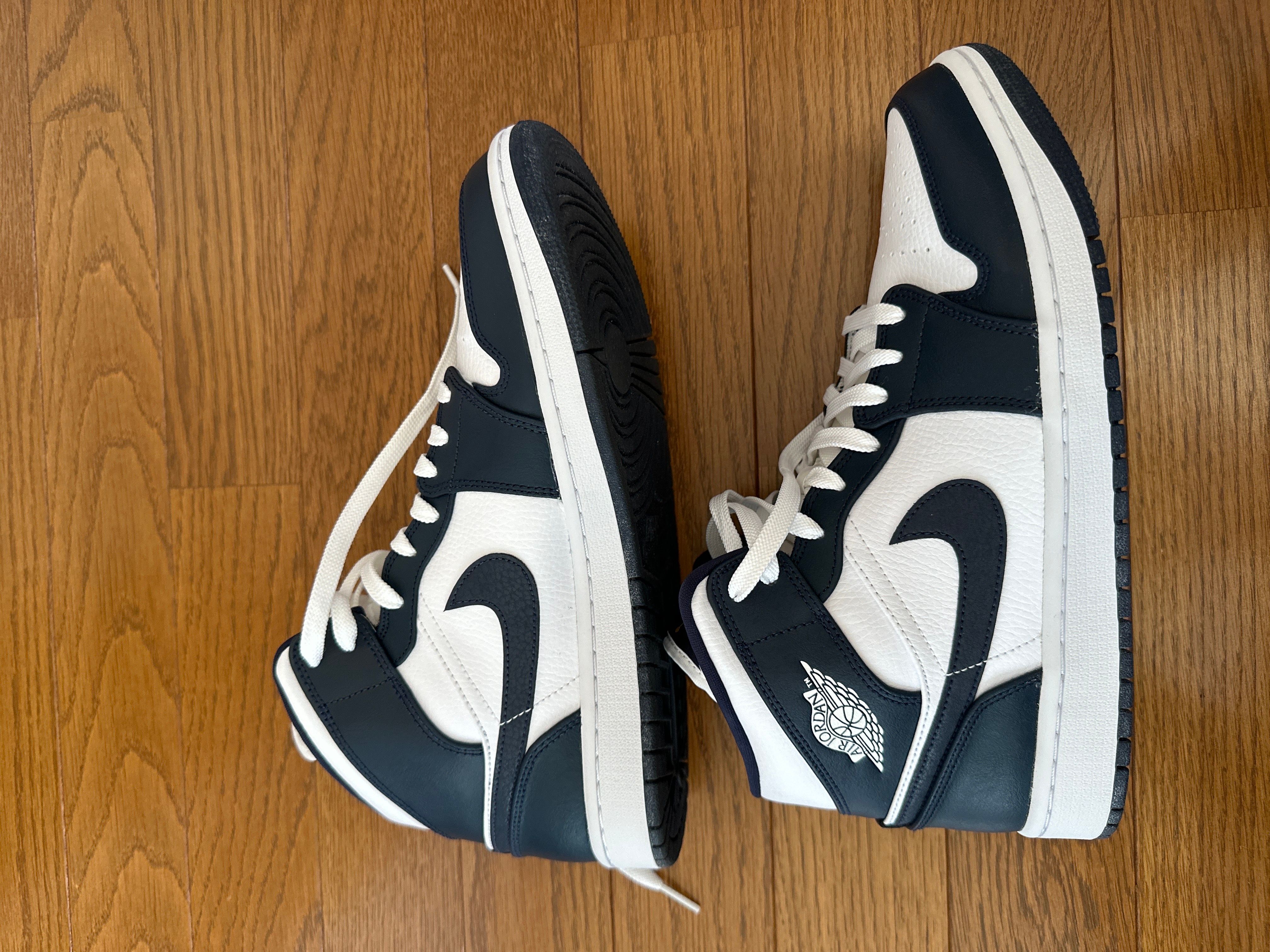 Nike Air Jordan 1 Mid "White Metallic Gold Obsidian"