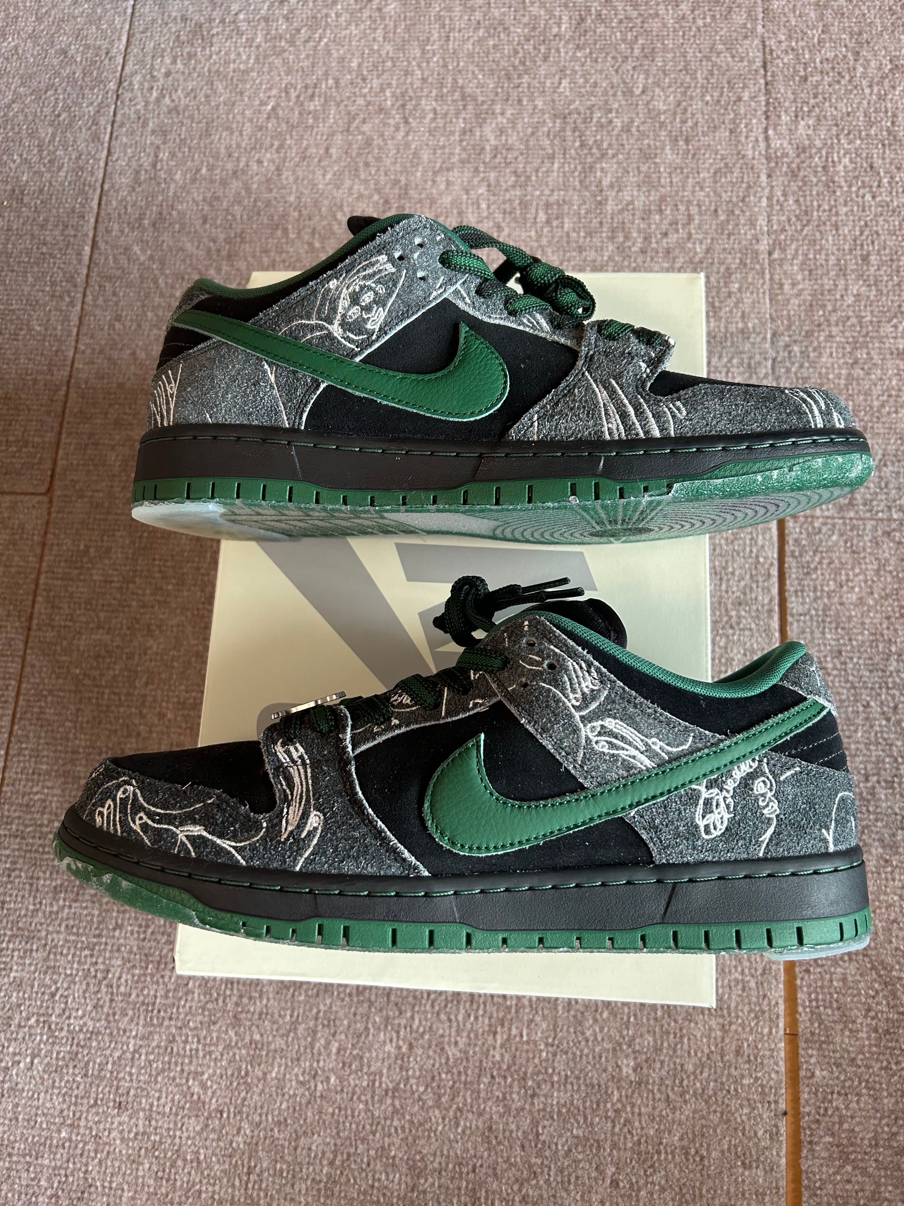 There Skateboards × Nike SB Dunk Low Pro "Anthracite and Gorge Green"