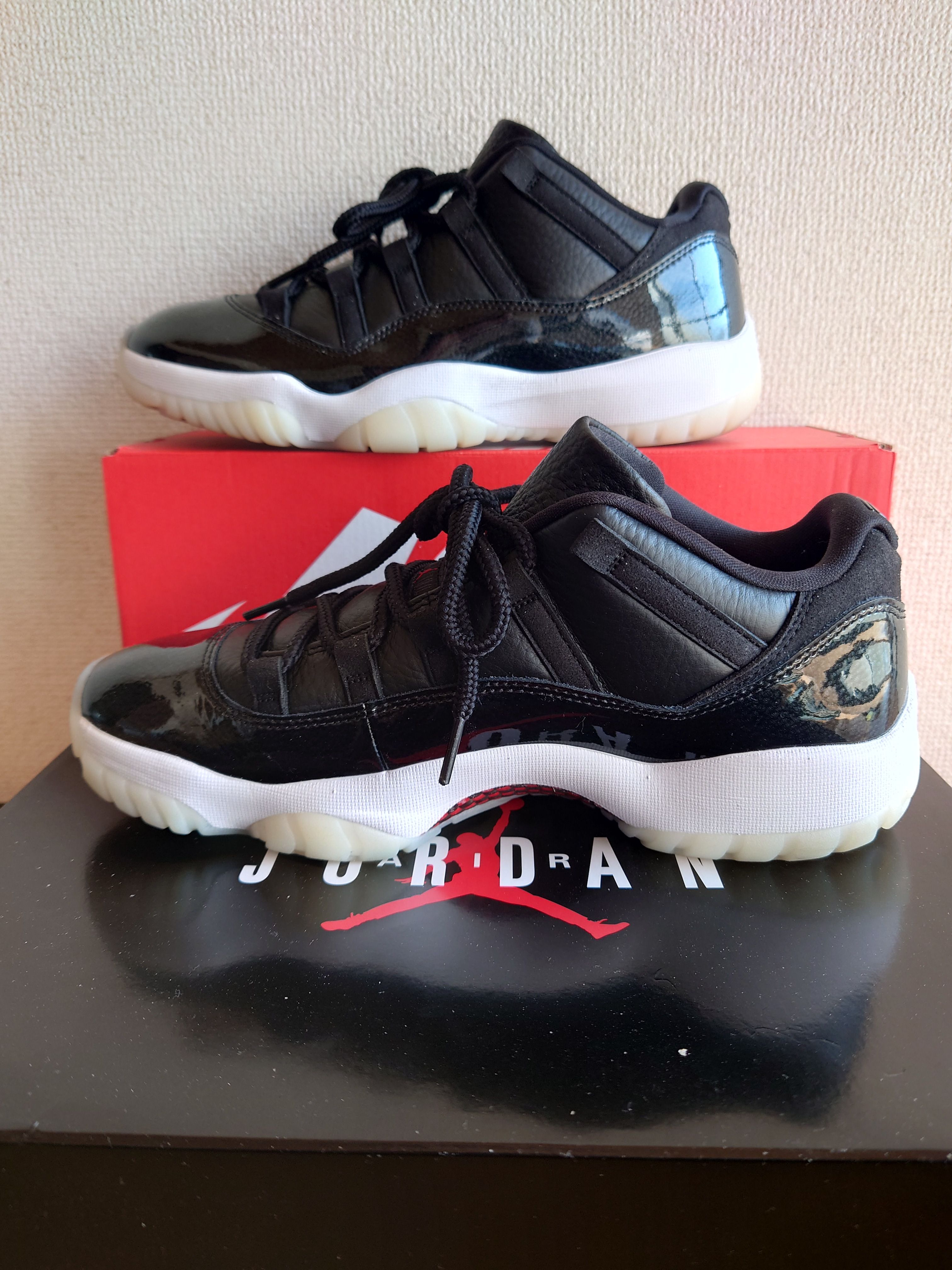 Nike Air Jordan 11 Low "72-10" 
