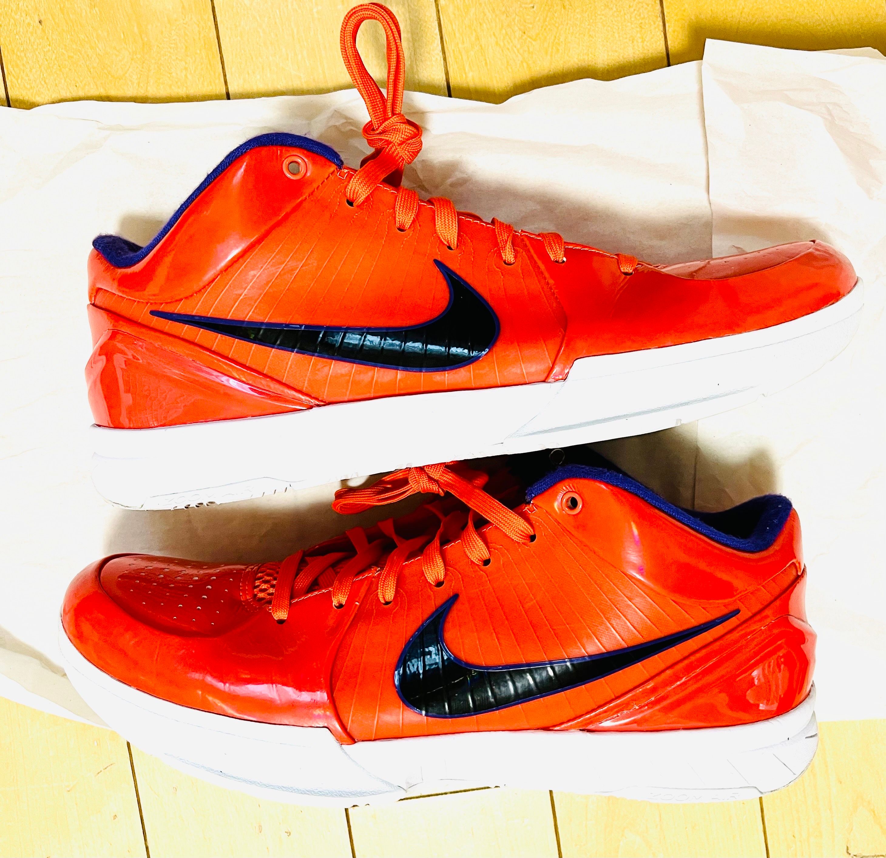 UNDEFEATED × Nike Kobe 4 Protro "Team Orange"