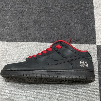 Supreme × Nike SB Dunk Low "Black" (25FW Week2)