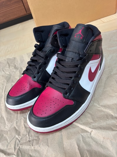 Nike Air Jordan 1 Mid "Black/Red/White"
