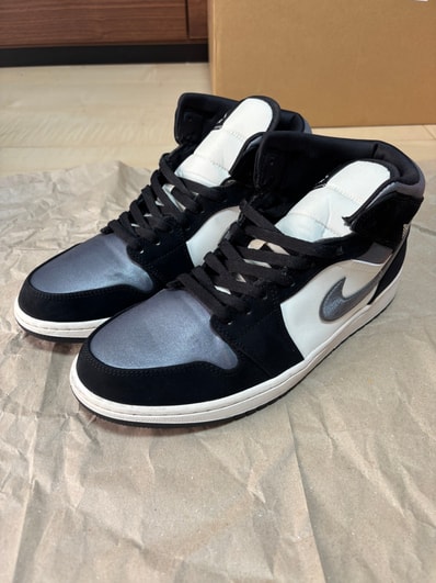Nike Air Jordan 1 Mid SE "White/Black/Satin Blue"