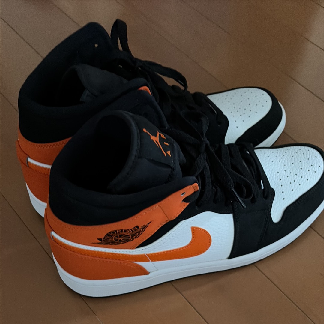 Nike Air Jordan 1 Mid "Shattered Backboard"