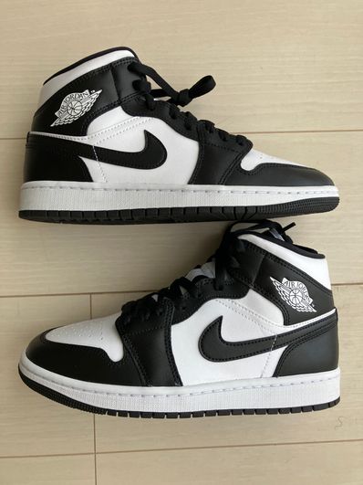 Nike Women's Air Jordan 1 Mid "Black/White"