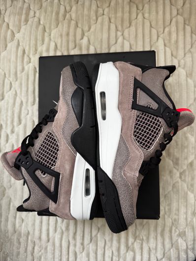 Nike Air Jordan 4 "Taupe Haze"
