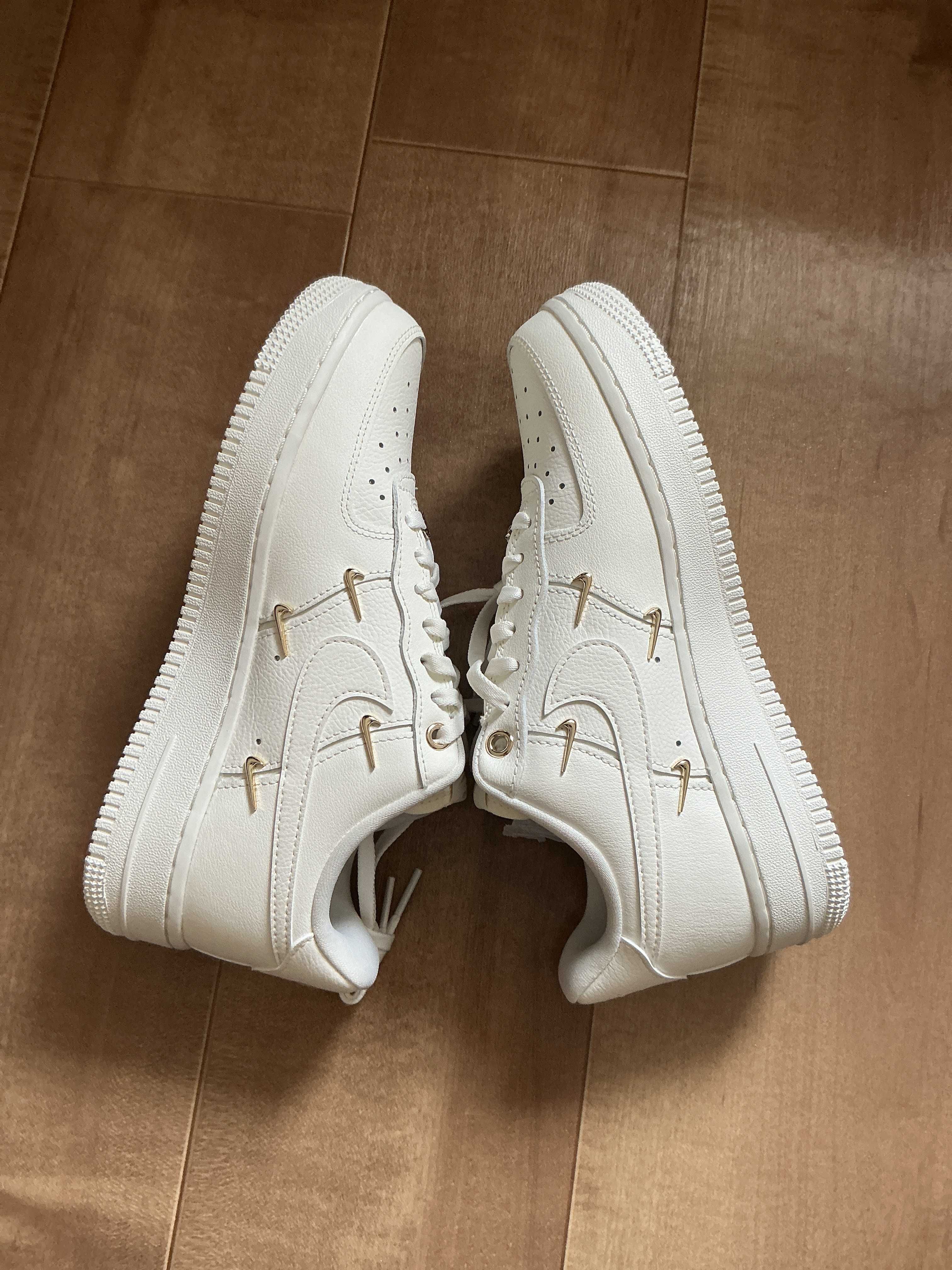 Nike Women's Air Force 1 '07 LX "Sail/Metallic Gold"