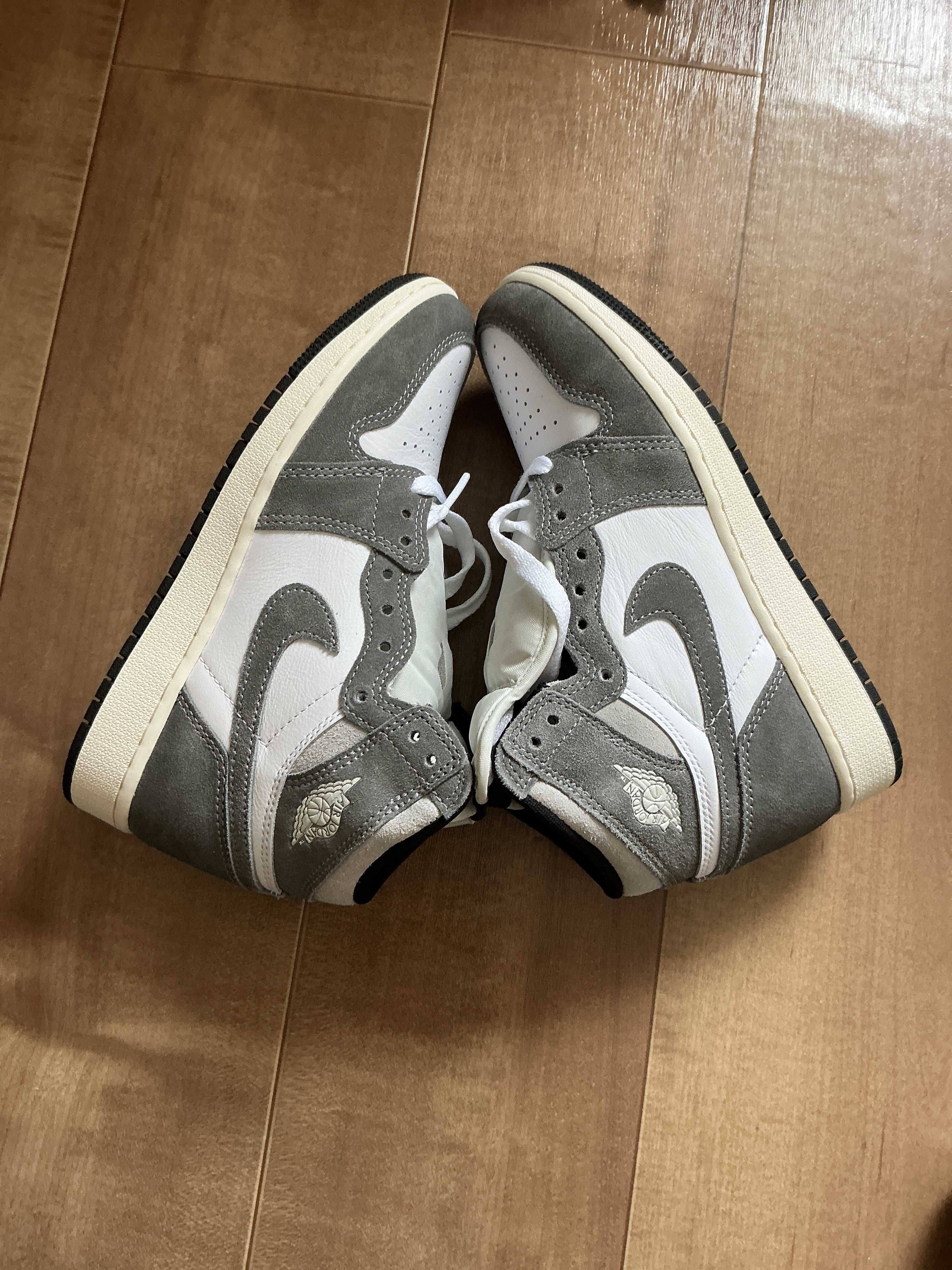 Nike GS Air Jordan 1 Retro High OG "Black and Smoke Grey"