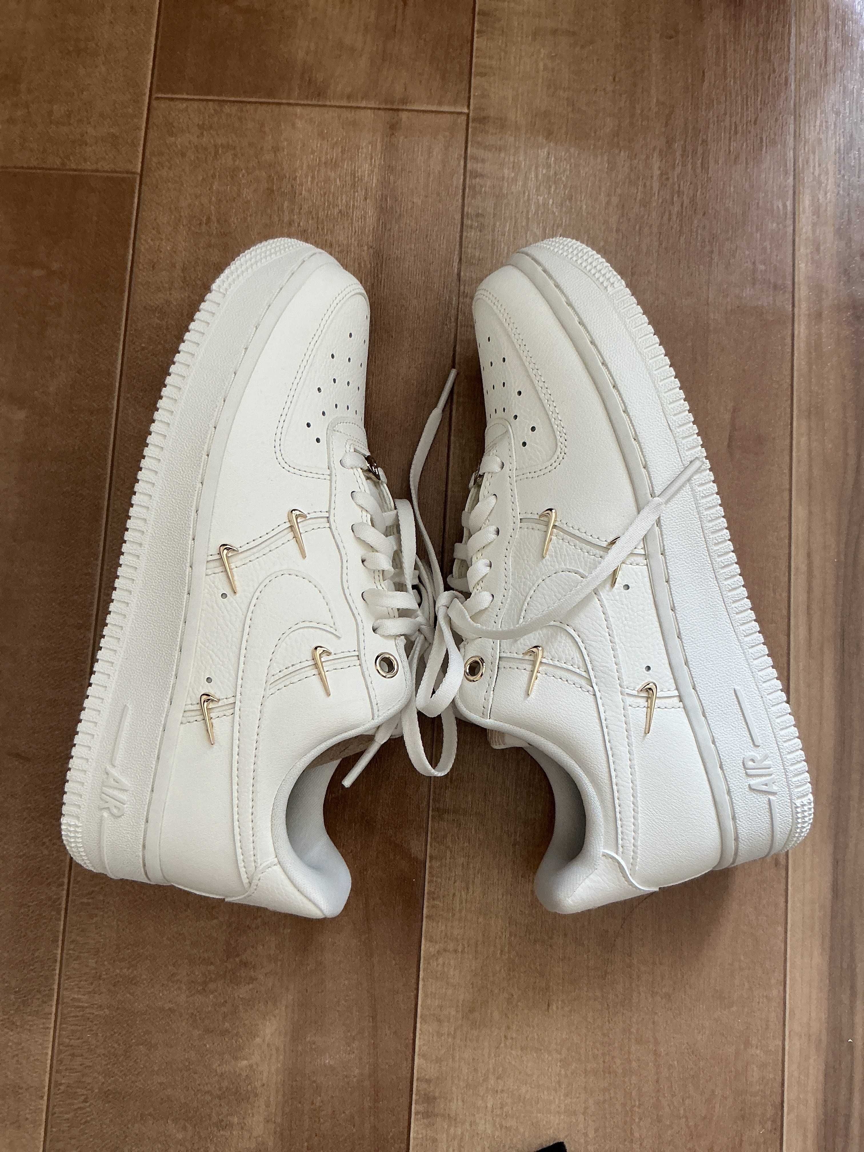 Nike Women's Air Force 1 '07 LX "Sail/Metallic Gold"