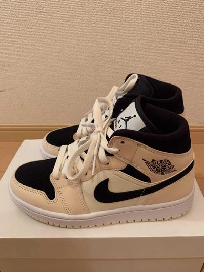 NIKE Women's AIR JORDAN 1 MID "GUAVA ICE"