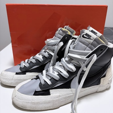 sacai × NIKE BLAZER MID "BLACK/WOLF GREY/WHITE"