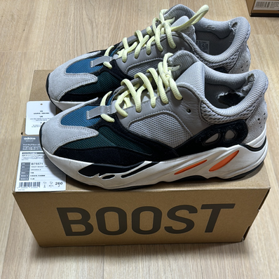 adidas YEEZY Boost 700 "Wave Runner"