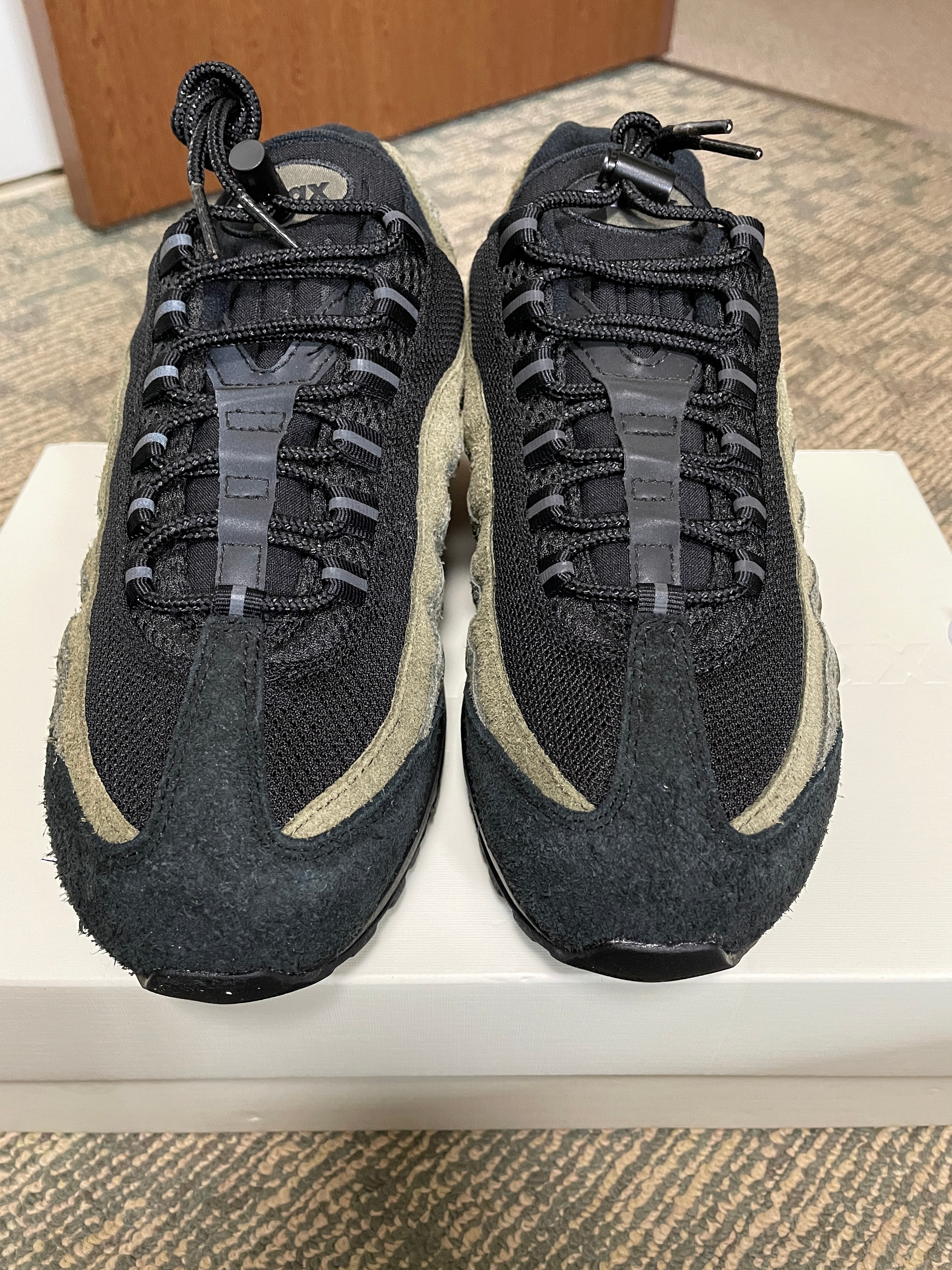 UNDEFEATED × Nike Air Max 95 "Medium Olive" (Serial Numbered/2000 pairs)
