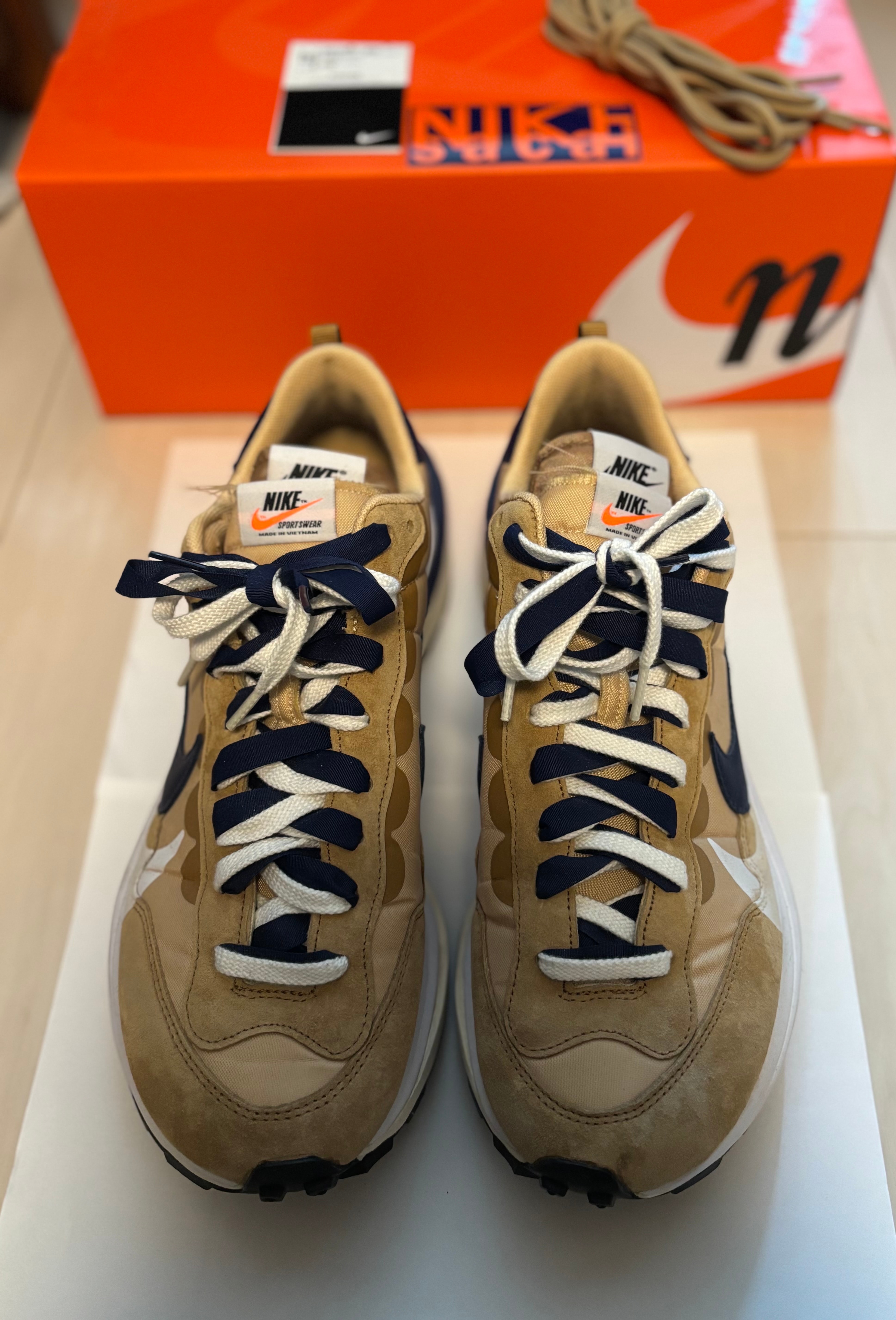 （週末値下げ）美品NIKE サカイ×ナイキ ヴェイパー ワッフル セサミ サカイ×ナイキ ヴェイパー ワッフル 