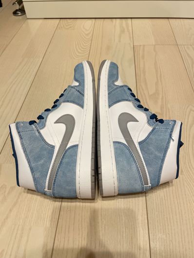 Nike Air Jordan 1 Mid SE "White/Hyper Royal/Red"