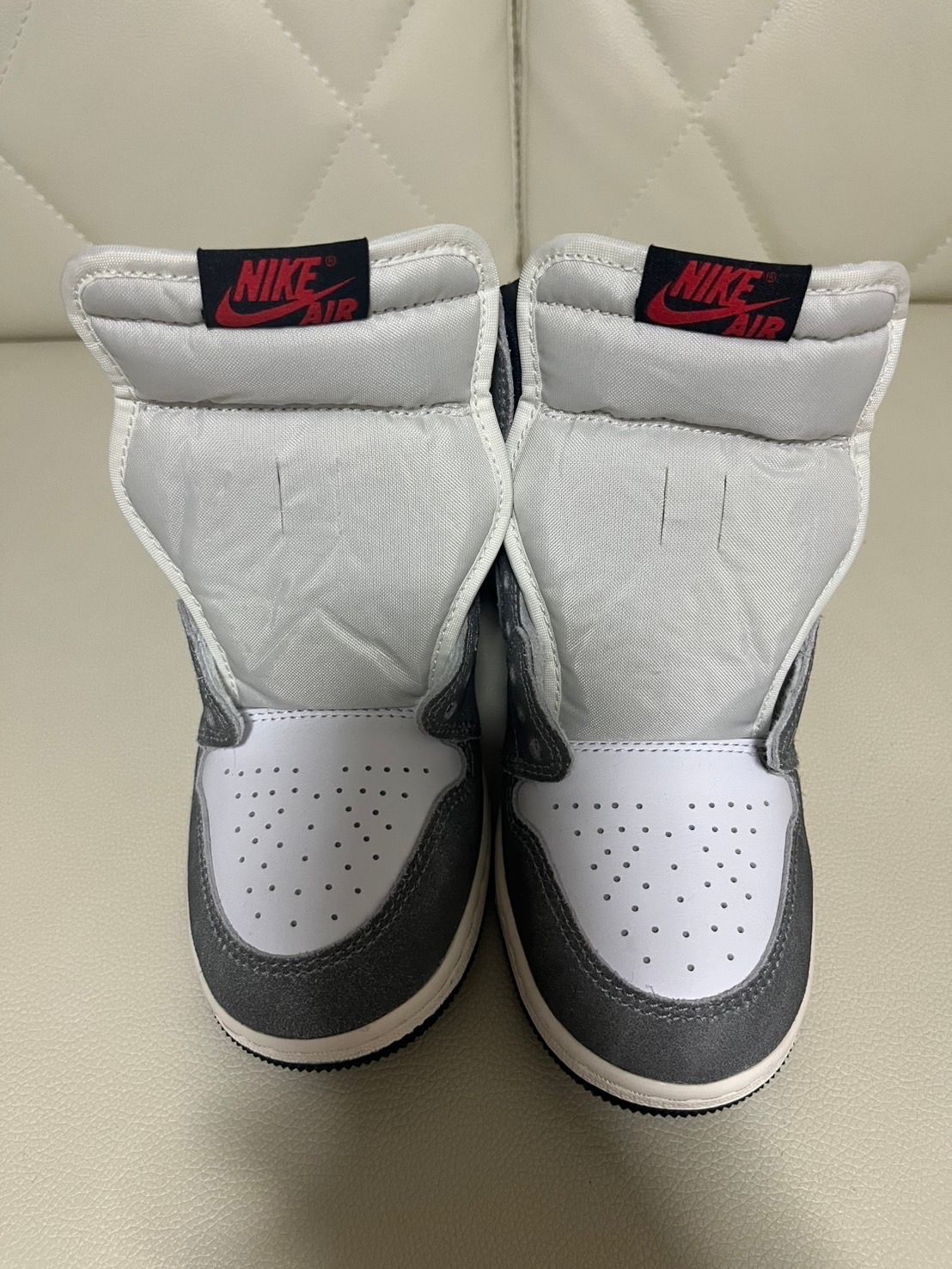 Nike Air Jordan 1 Retro High OG "Black and Smoke Grey"