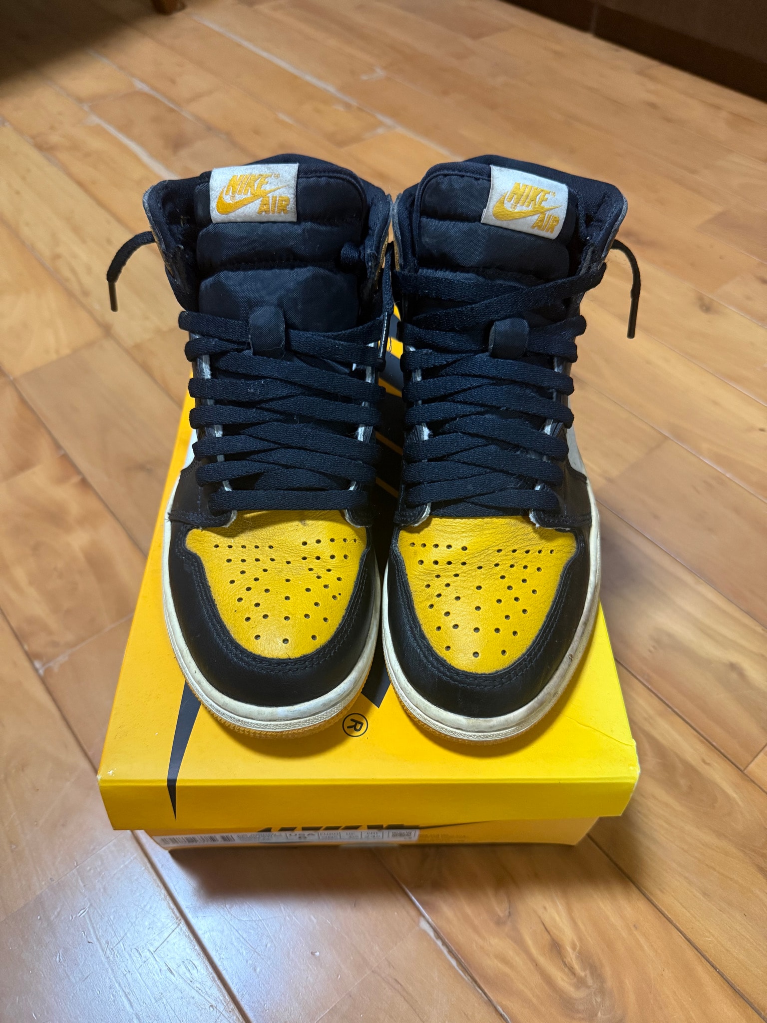 Nike Air Jordan 1 Retro High OG "Taxi"