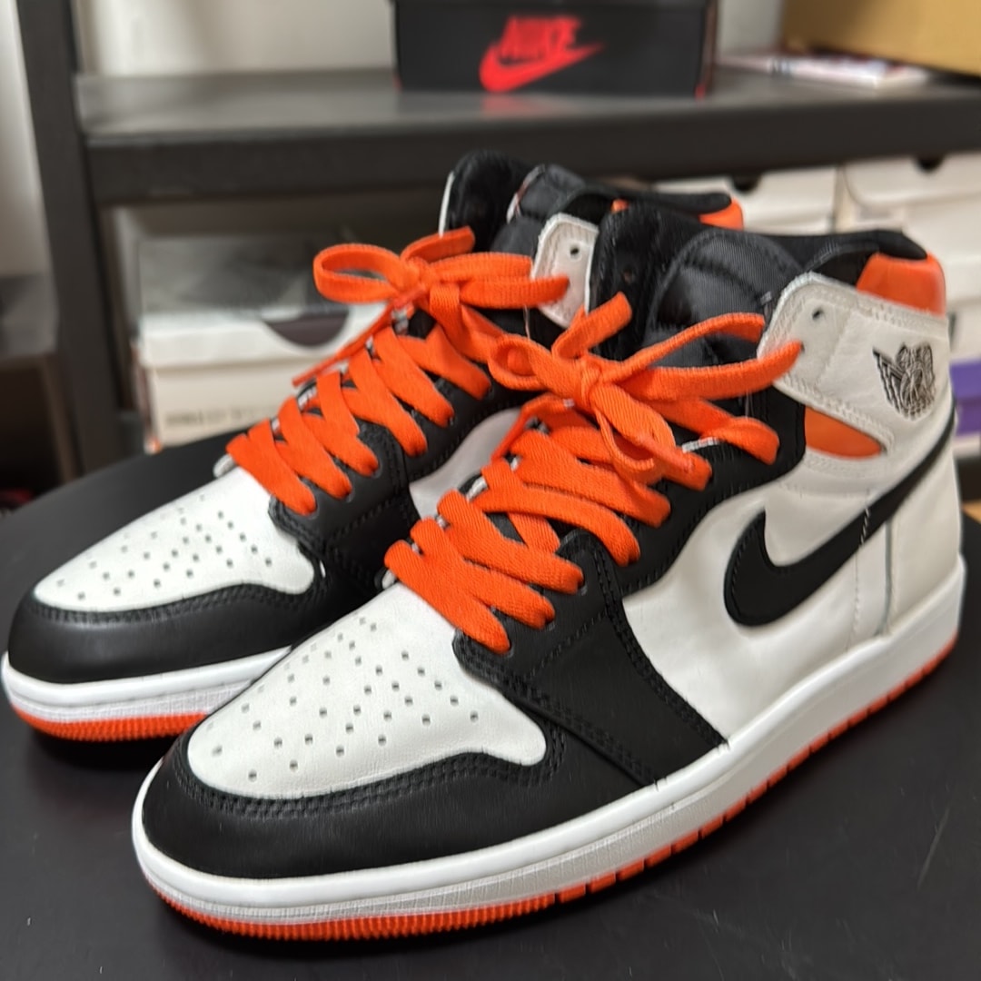 Nike Air Jordan 1 Retro High OG "Electro Orange"