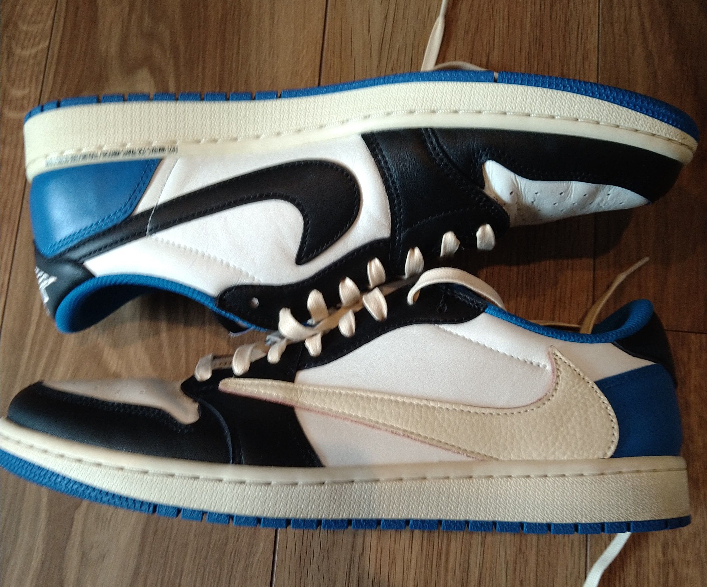 Travis Scott × fragment design × Nike Air Jordan 1 Low OG SP "Military Blue"
