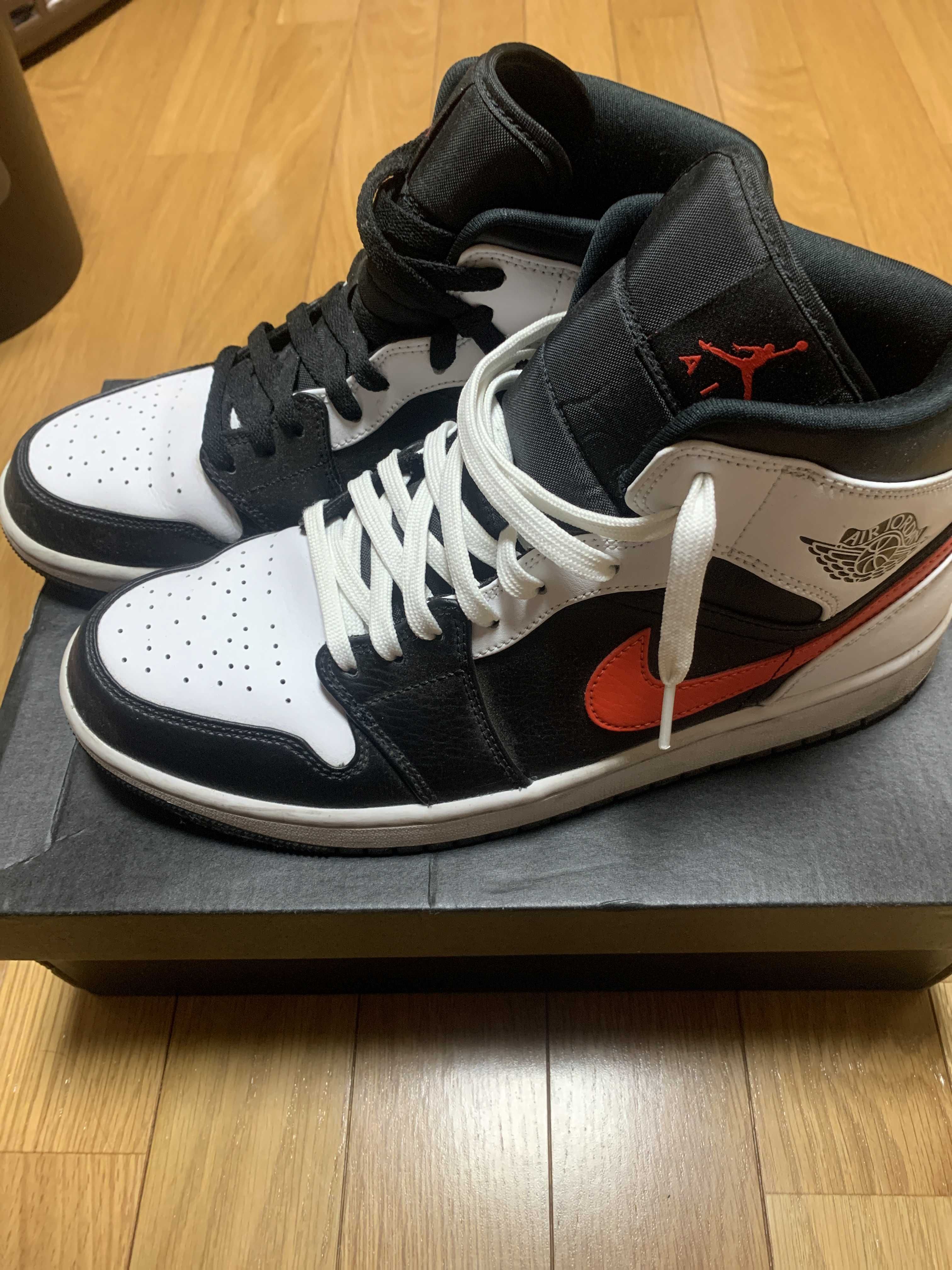 NIKE AIR JORDAN 1 MID "BLACK/CHILE RED/WHITE"