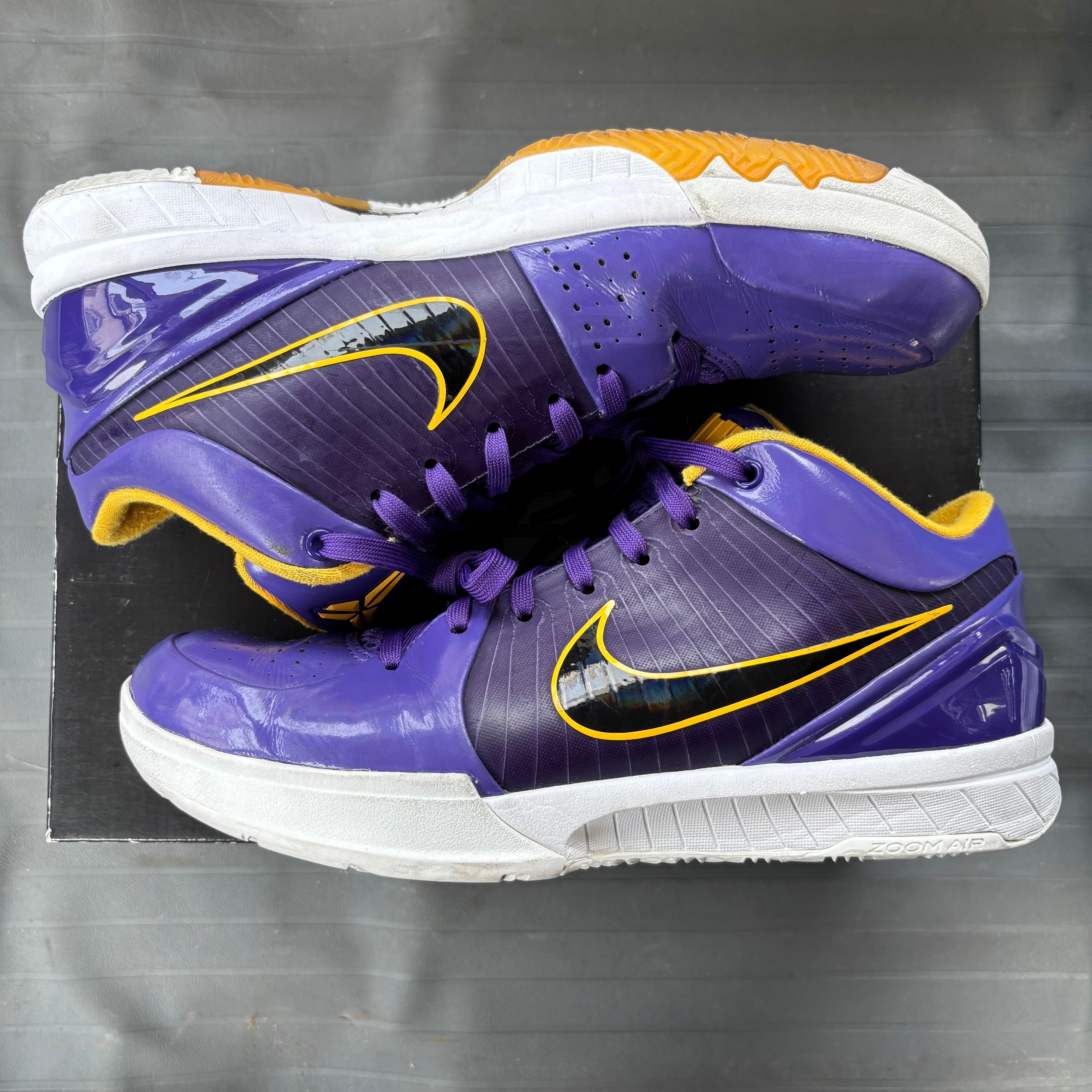 UNDEFEATED × Nike Kobe 4 Protro "Court Purple"