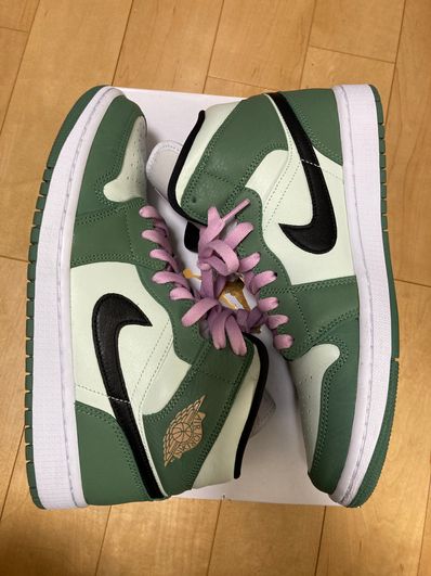 NIKE Women's AIR JORDAN 1 MID SE "DUTCH GREEN"