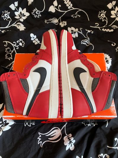 Nike Air Jordan 1 High OG "Lost & Found/Chicago"