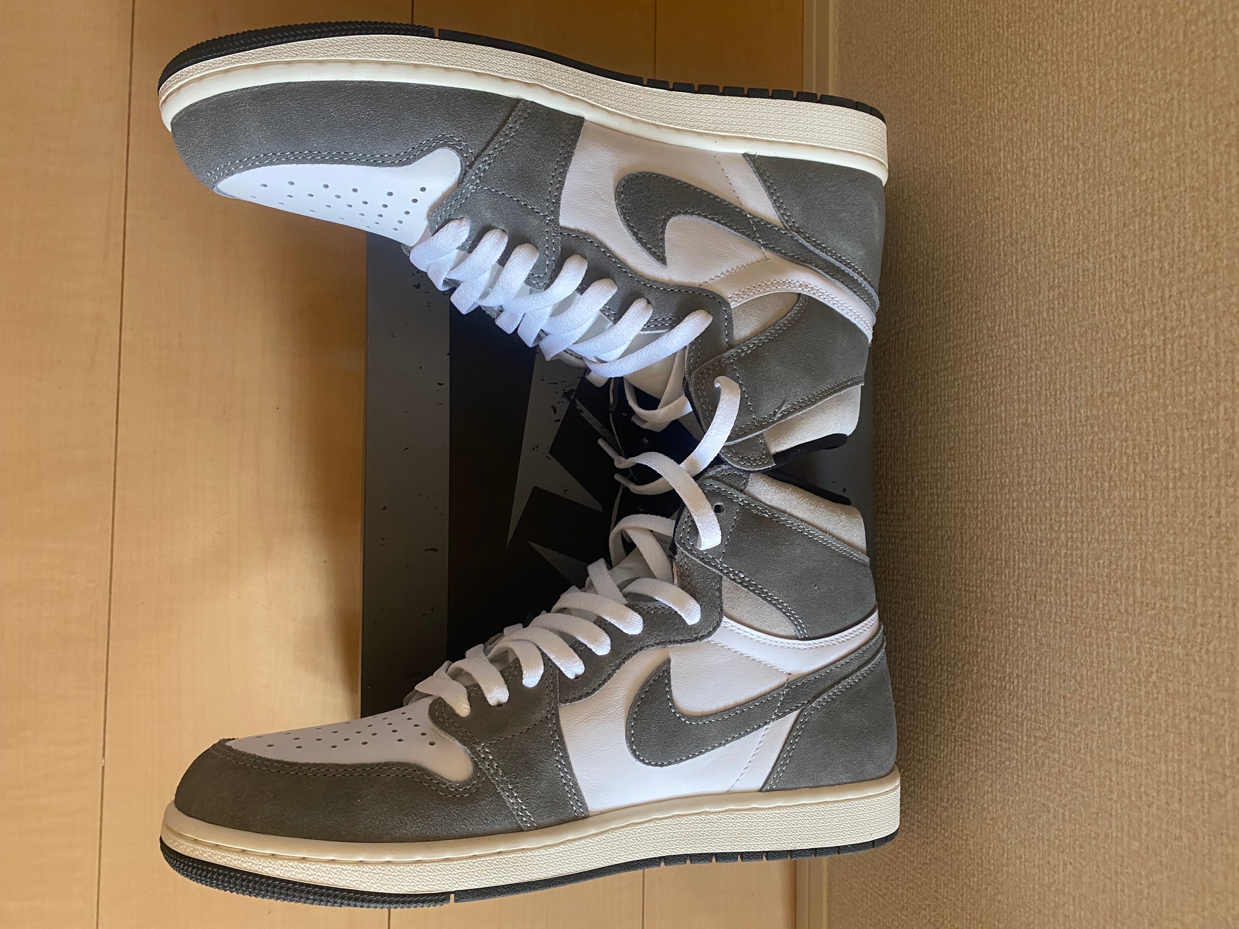 Nike Air Jordan 1 Retro High OG "Black and Smoke Grey"
