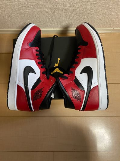 Nike Air Jordan 1 Mid "Chicago Black Toe"