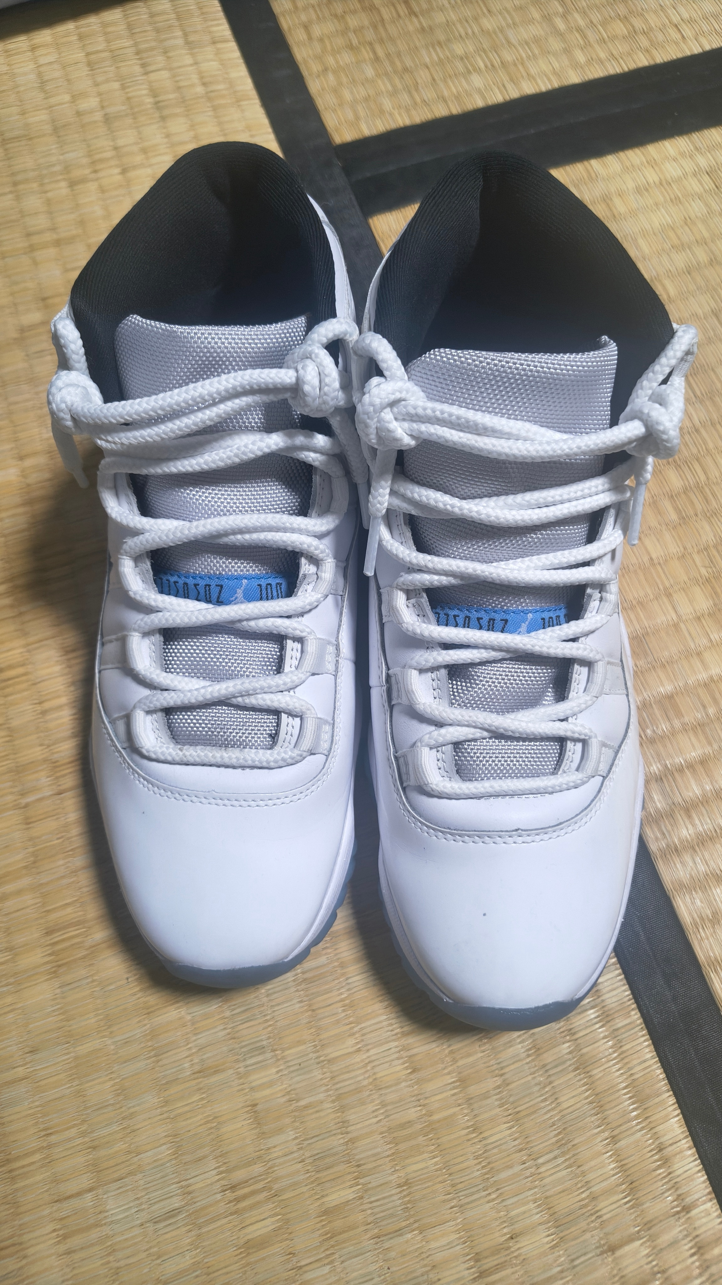 Nike Air Jordan 11 Retro "White/Legend Blue"