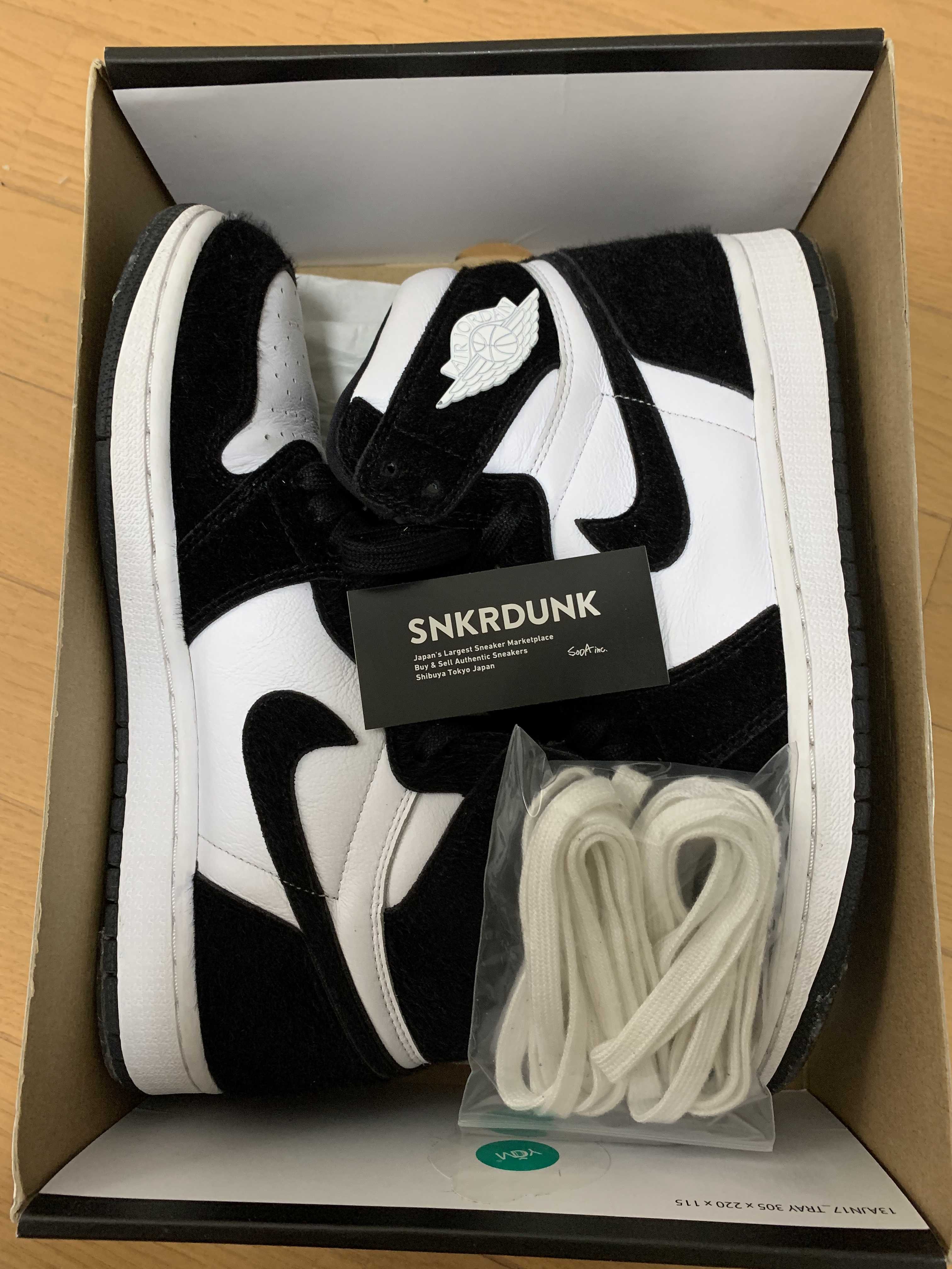 Nike Women's Air Jordan 1 Retro High OG "Black/White"