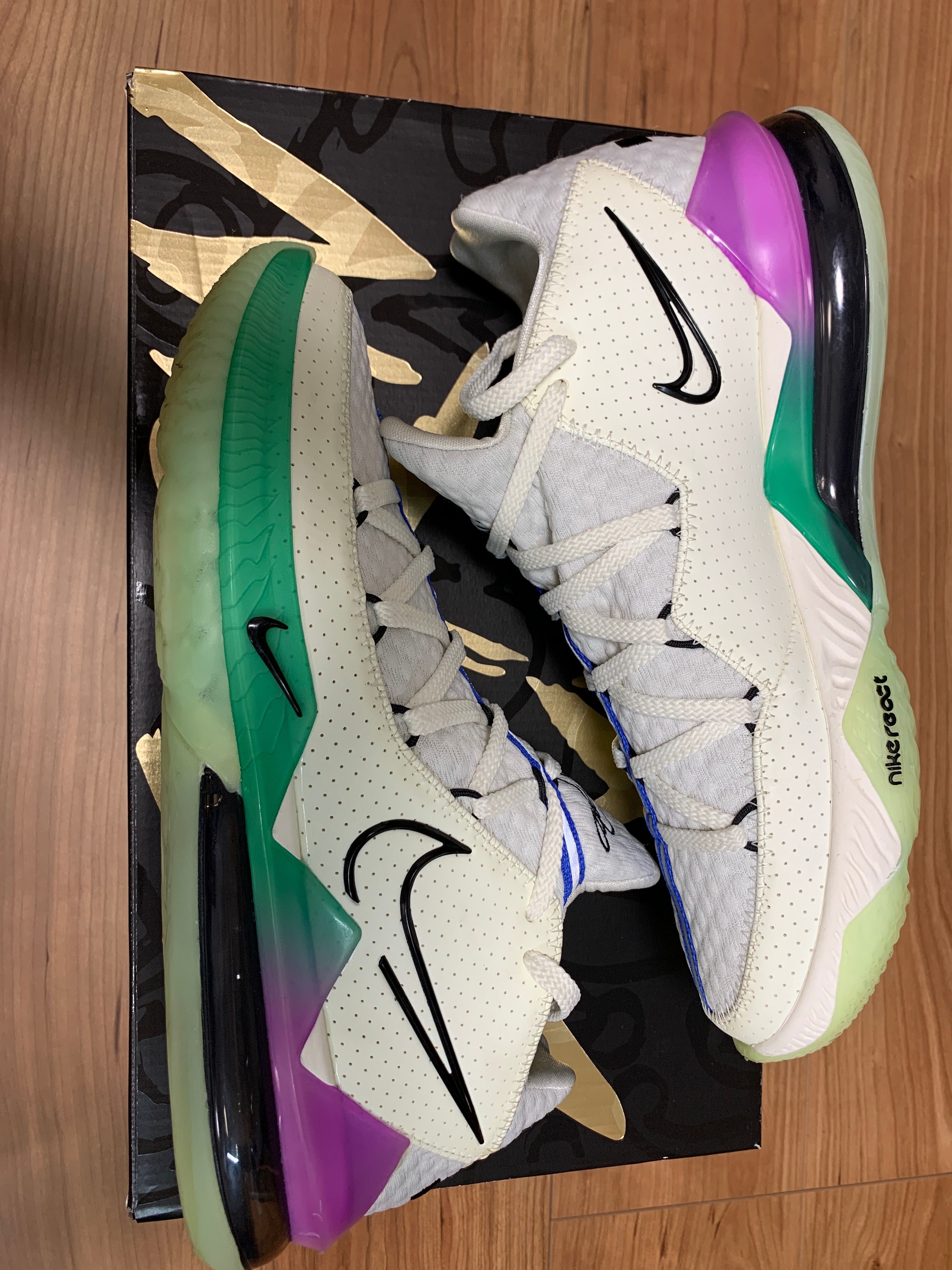 NIKE LEBRON XVII LOW "GROW IN THE DARK"