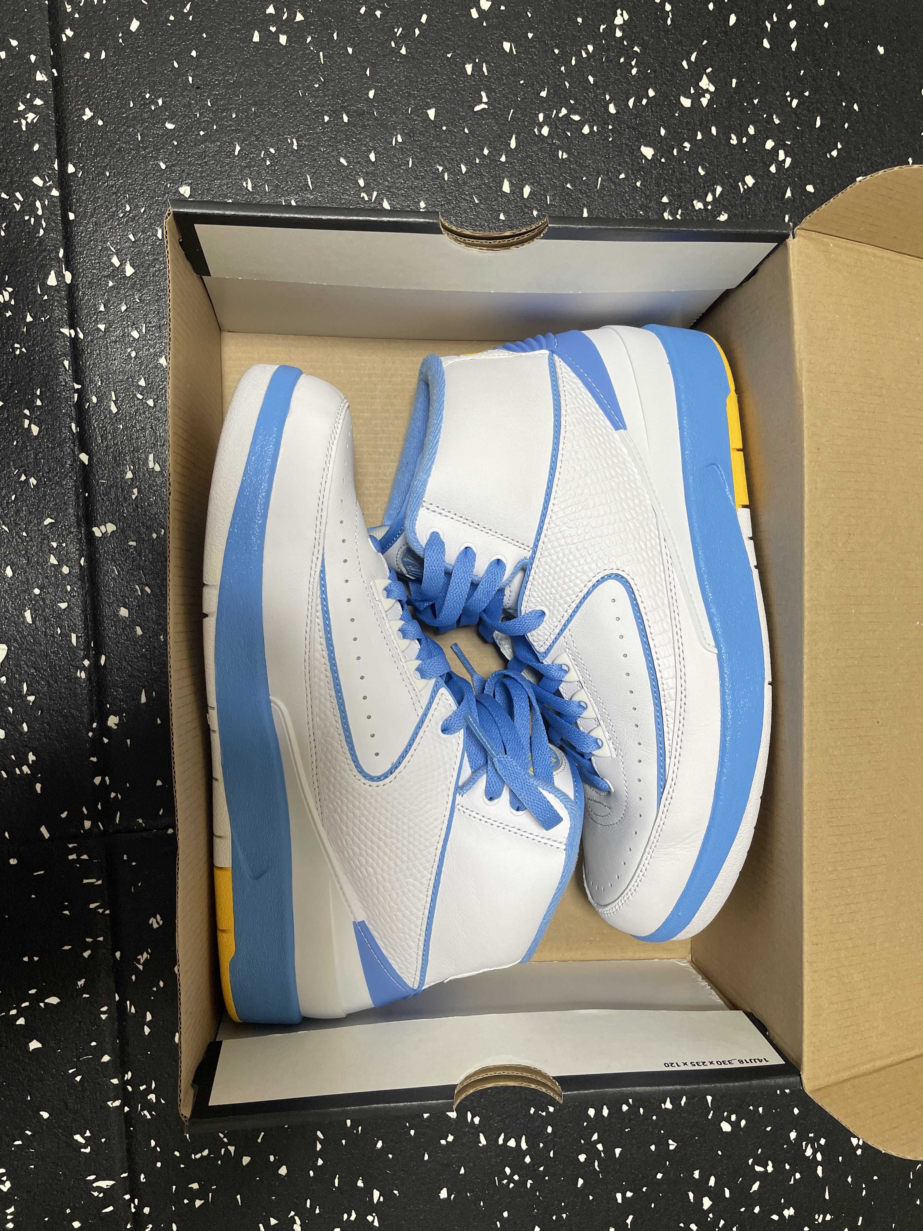 Nike Air Jordan 2 Retro Melo "White/Varsity Maize/University Blue" (2018)
