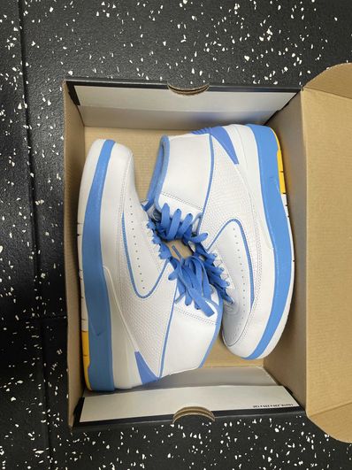 Nike Air Jordan 2 Retro Melo "White/Varsity Maize/University Blue" (2018)
