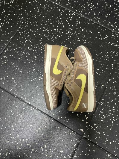 UNDEFEATED × Nike Dunk Low SP "Canteen/Lemon Frost/Palomino"
