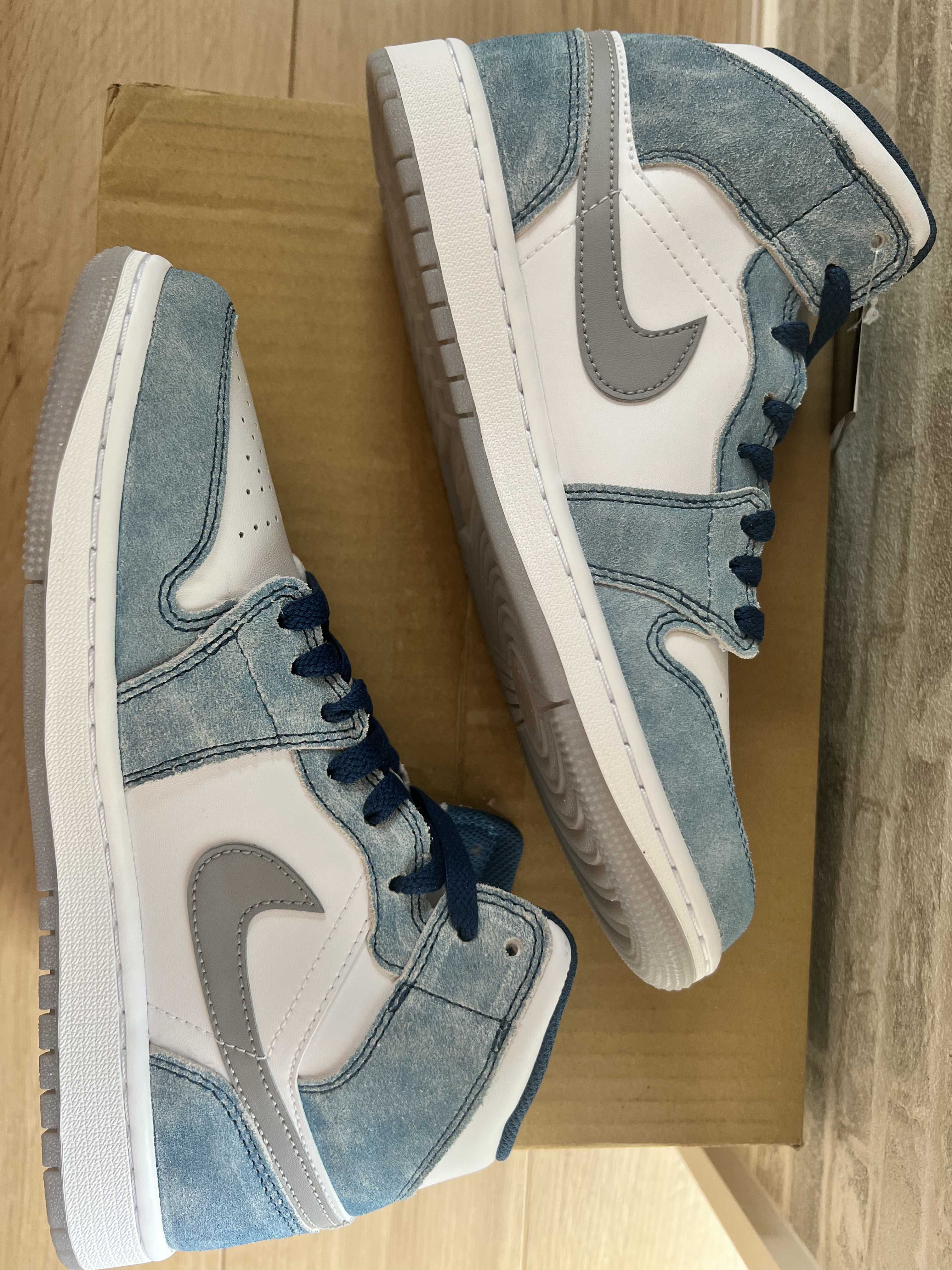 Nike Air Jordan 1 Mid SE "White/Hyper Royal/Red"