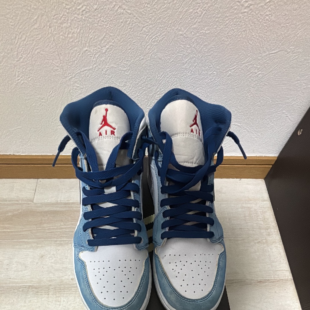 Nike Air Jordan 1 Mid SE "White/Hyper Royal/Red"