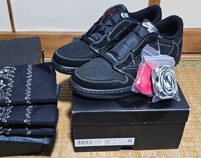 Travis Scott × Nike Air Jordan 1 Low OG SP "Black Phantom"