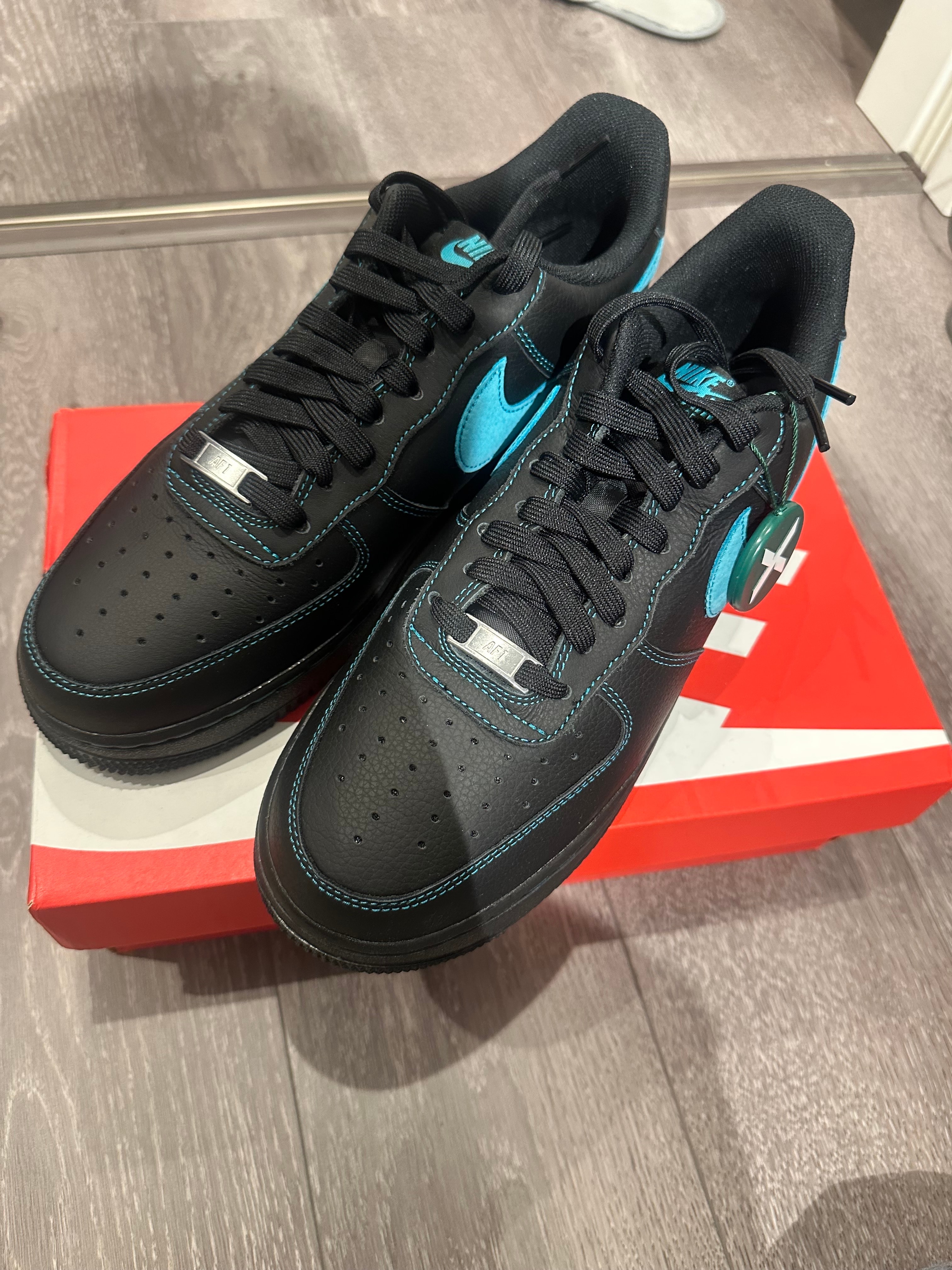 ナイキ エアフォース1 ロー "ブラックティファニー"