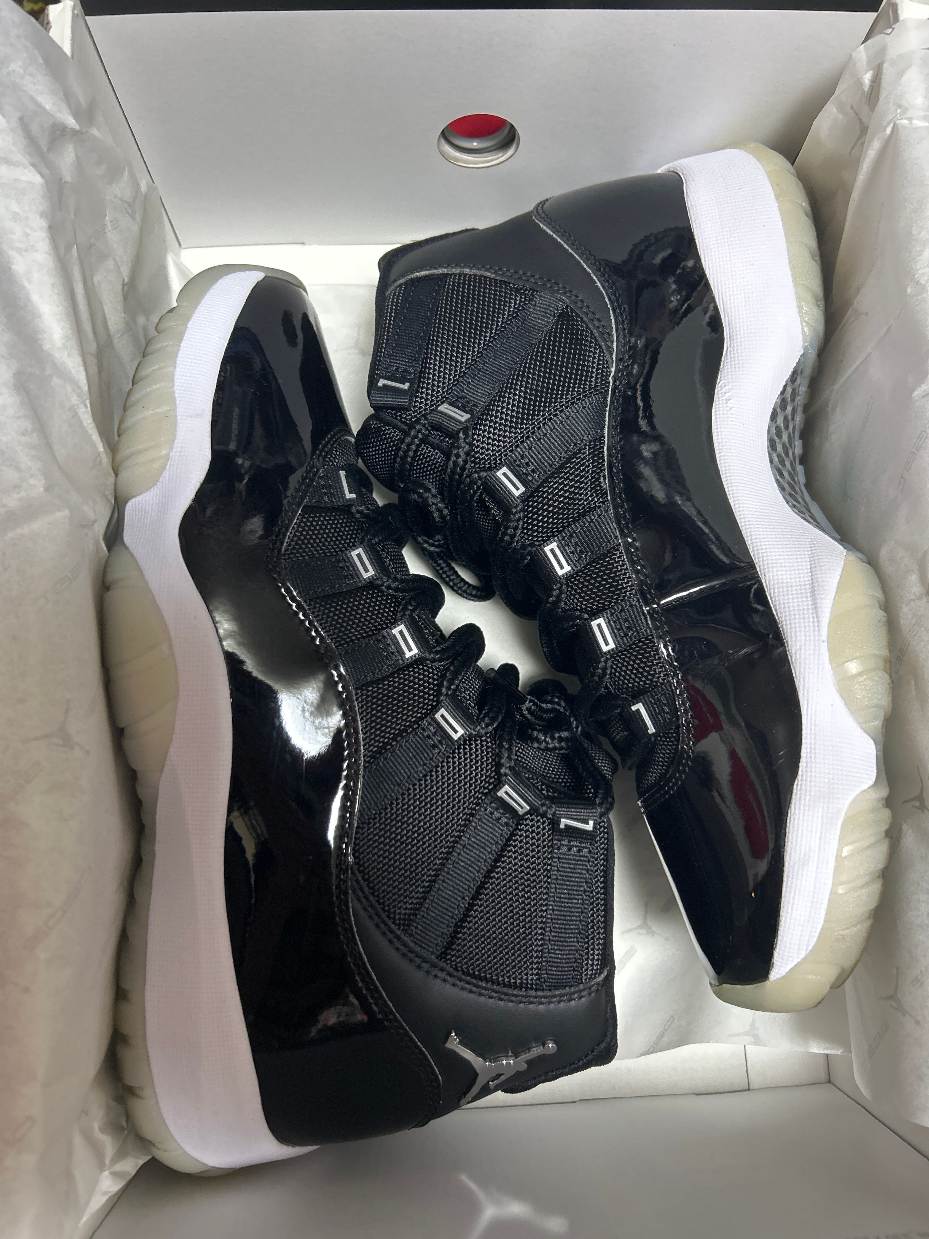 Nike Air Jordan 11 "Jubilee"