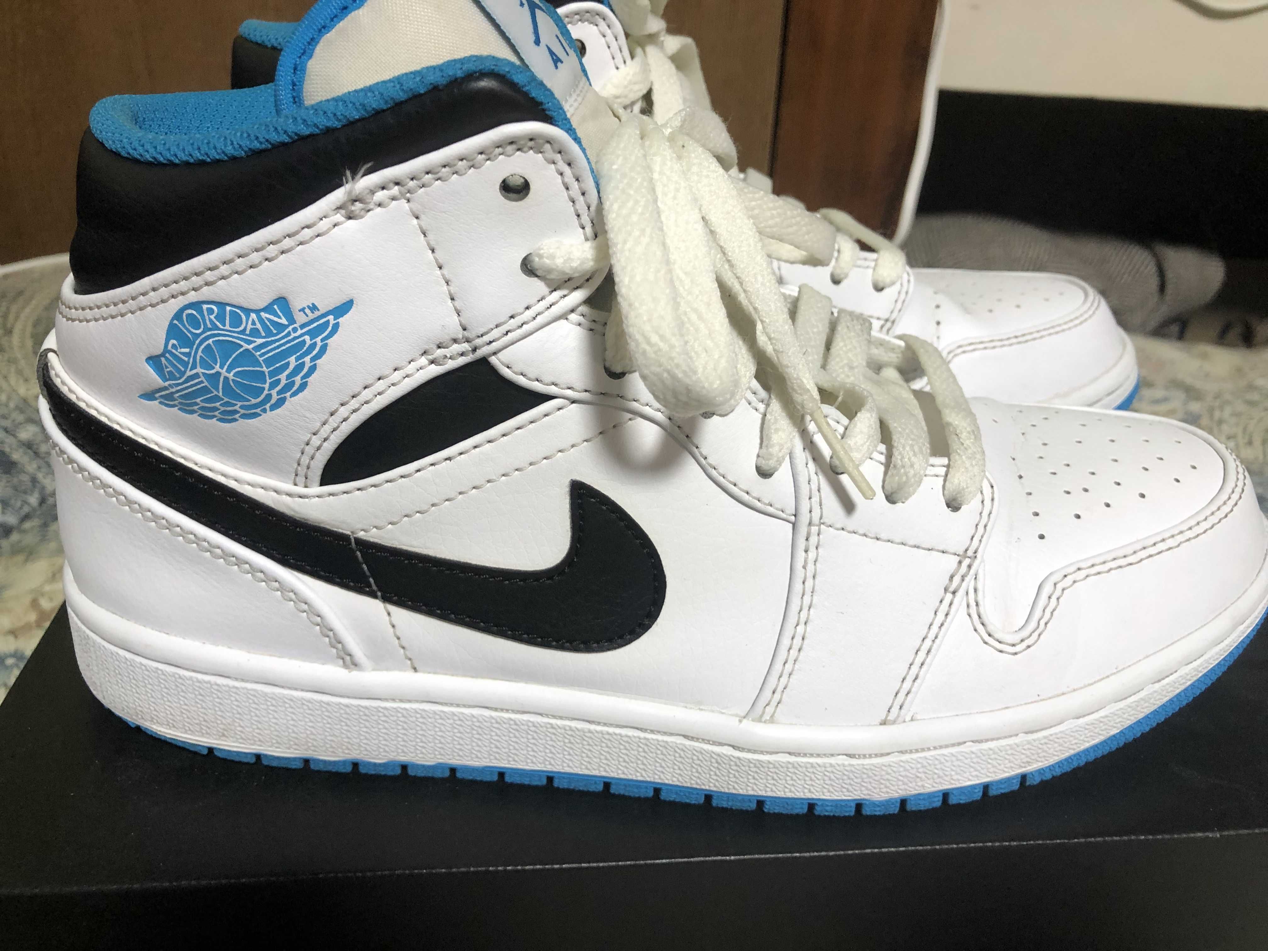 Nike Air Jordan 1 Mid "White/Laser blue"