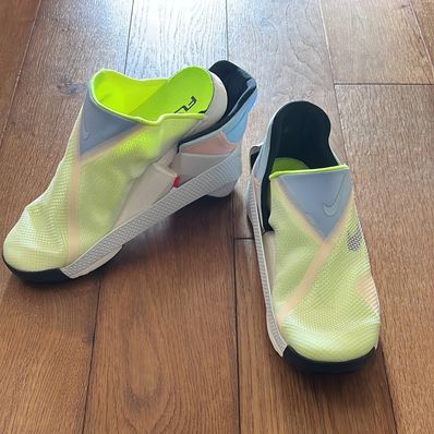 NIKE GO FLYEASE "WHITE/CELESTINE BLUE-VOLT"