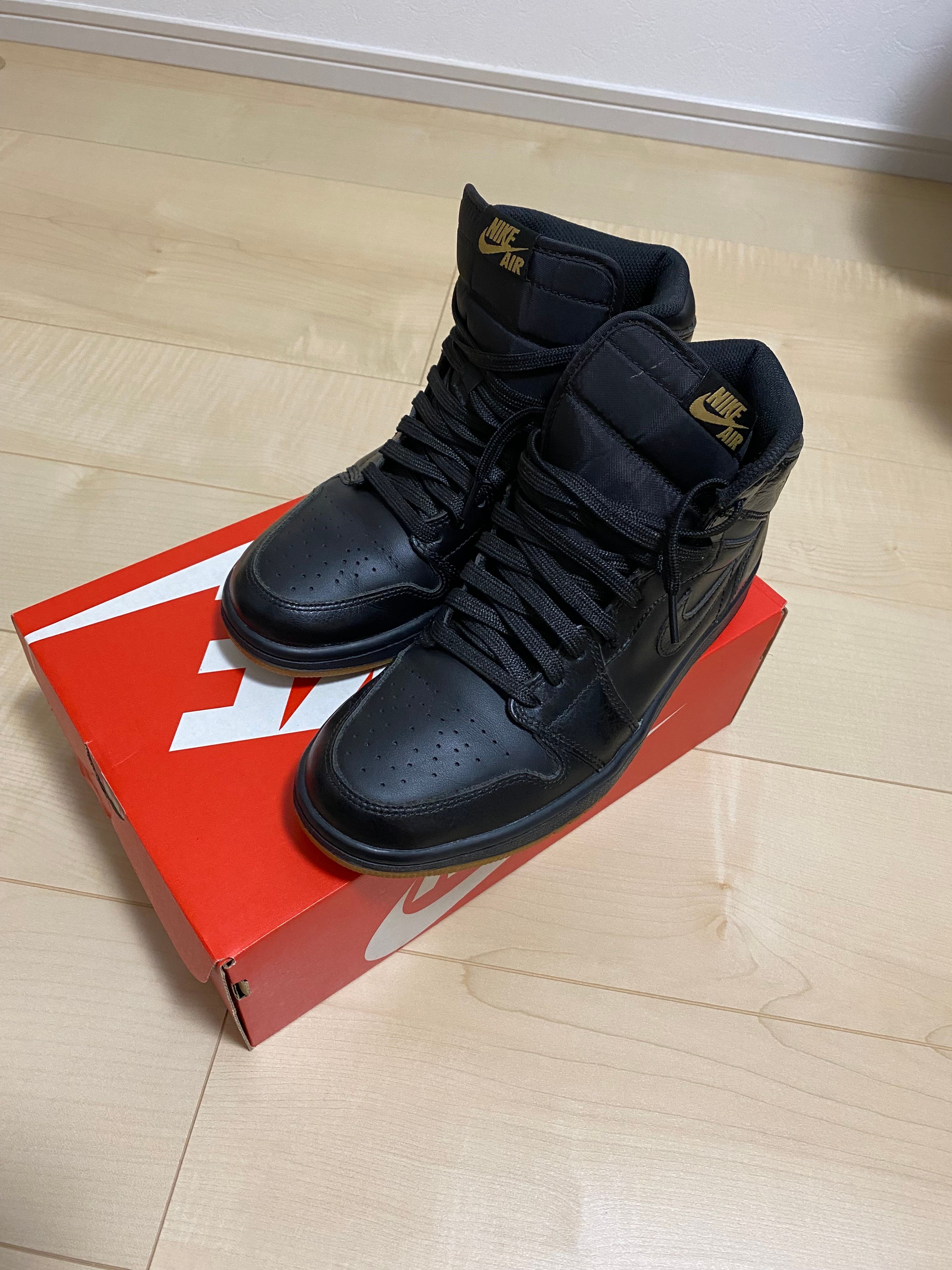 Nike Air Jordan 1 RETRO High "Black Gum" 