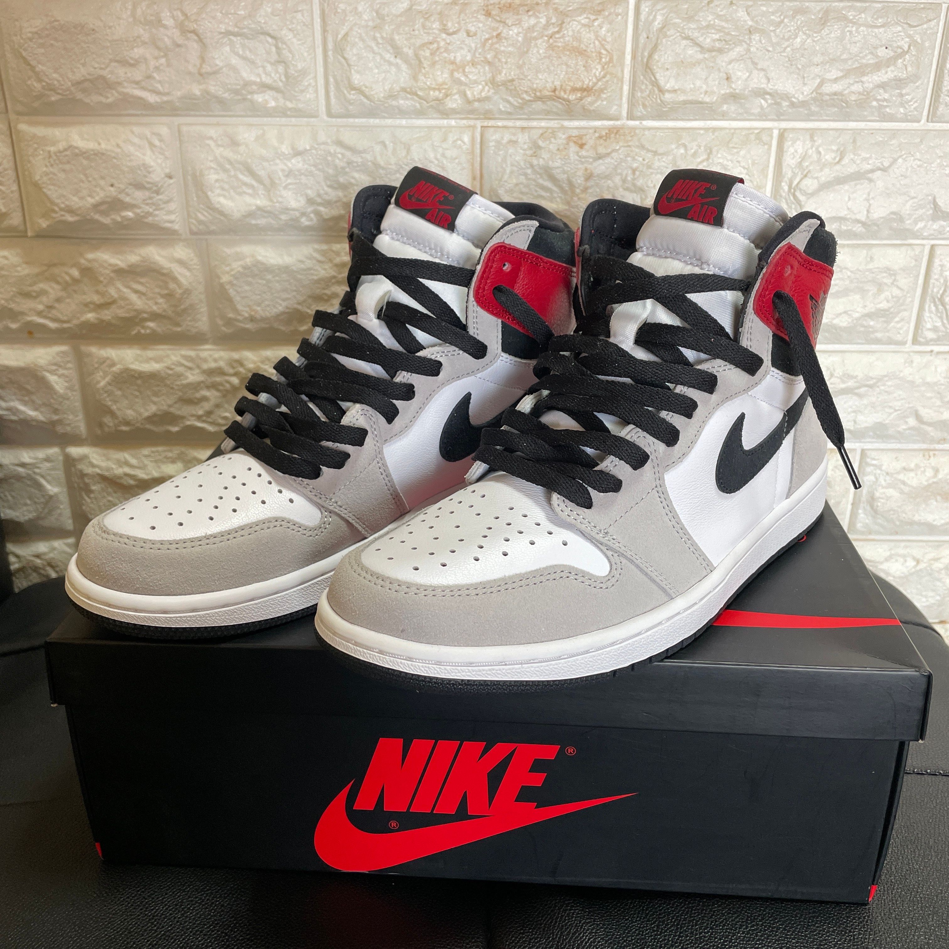 Nike Air Jordan 1 High OG "White/Black/Light Smoke Grey"