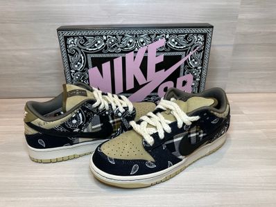 Travis Scott × Nike SB Dunk Low "Black/Parachute Beige"