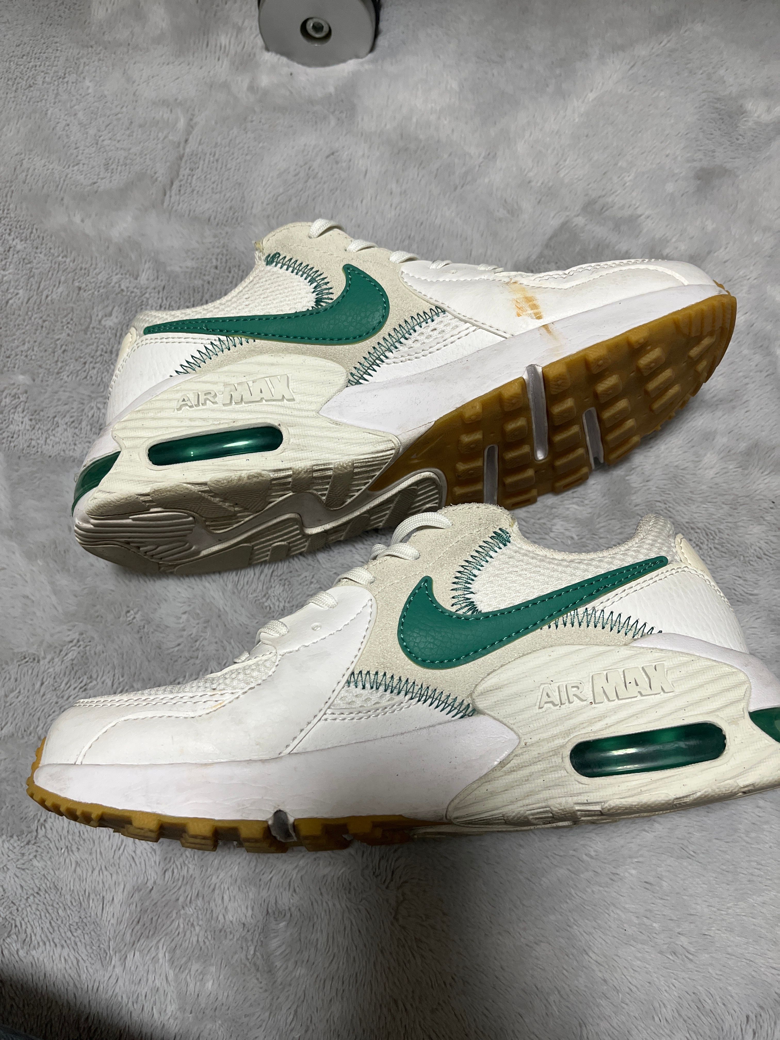 ナイキ エアマックス エクシー ウィメンズ