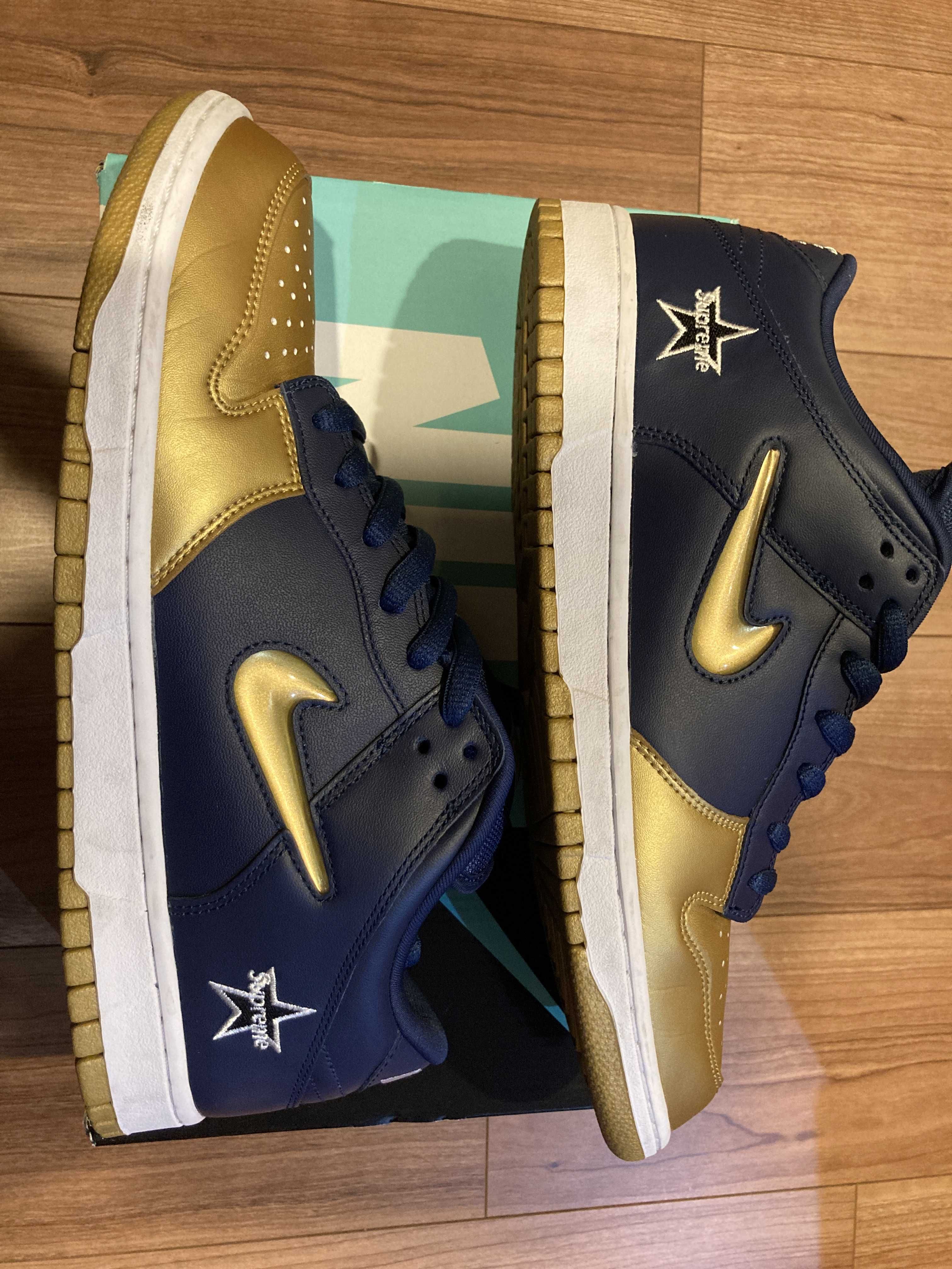 Supreme × Nike SB Dunk Low OG QS "Metallic Gold/Navy"