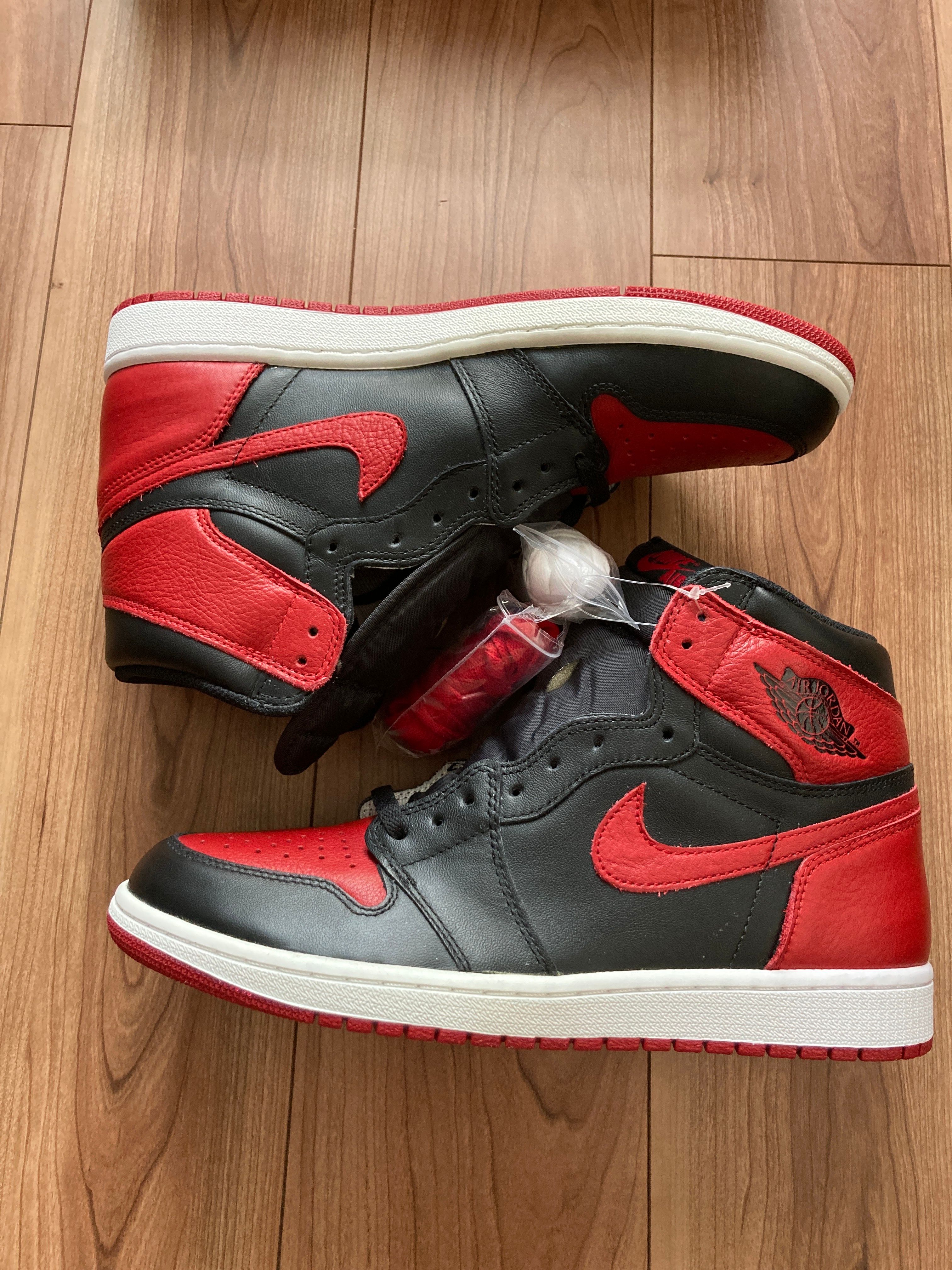 Nike Air Jordan 1 Retro High OG "Bred/Banned" (2016)